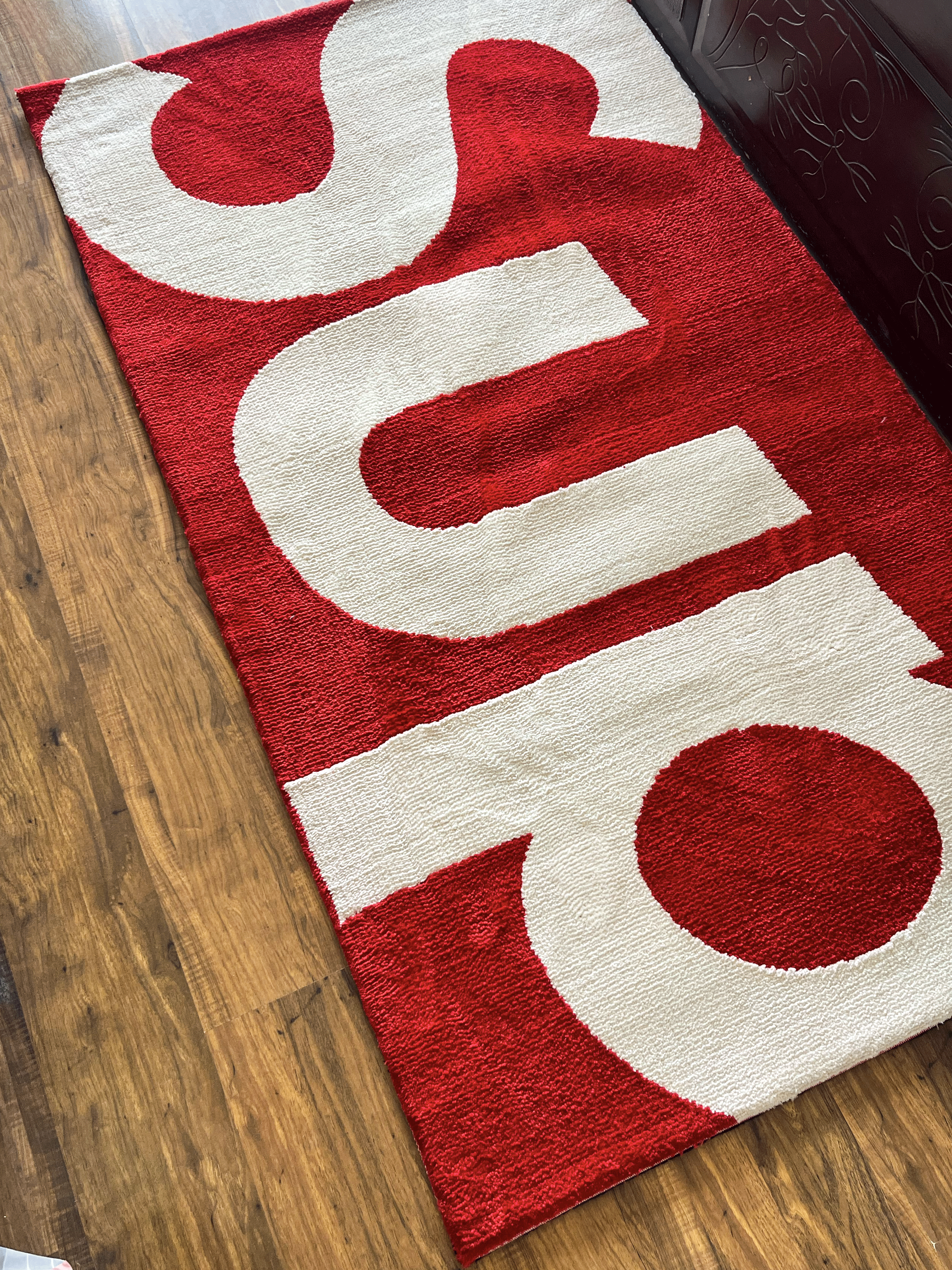 Sup Machine Made Custom Rug