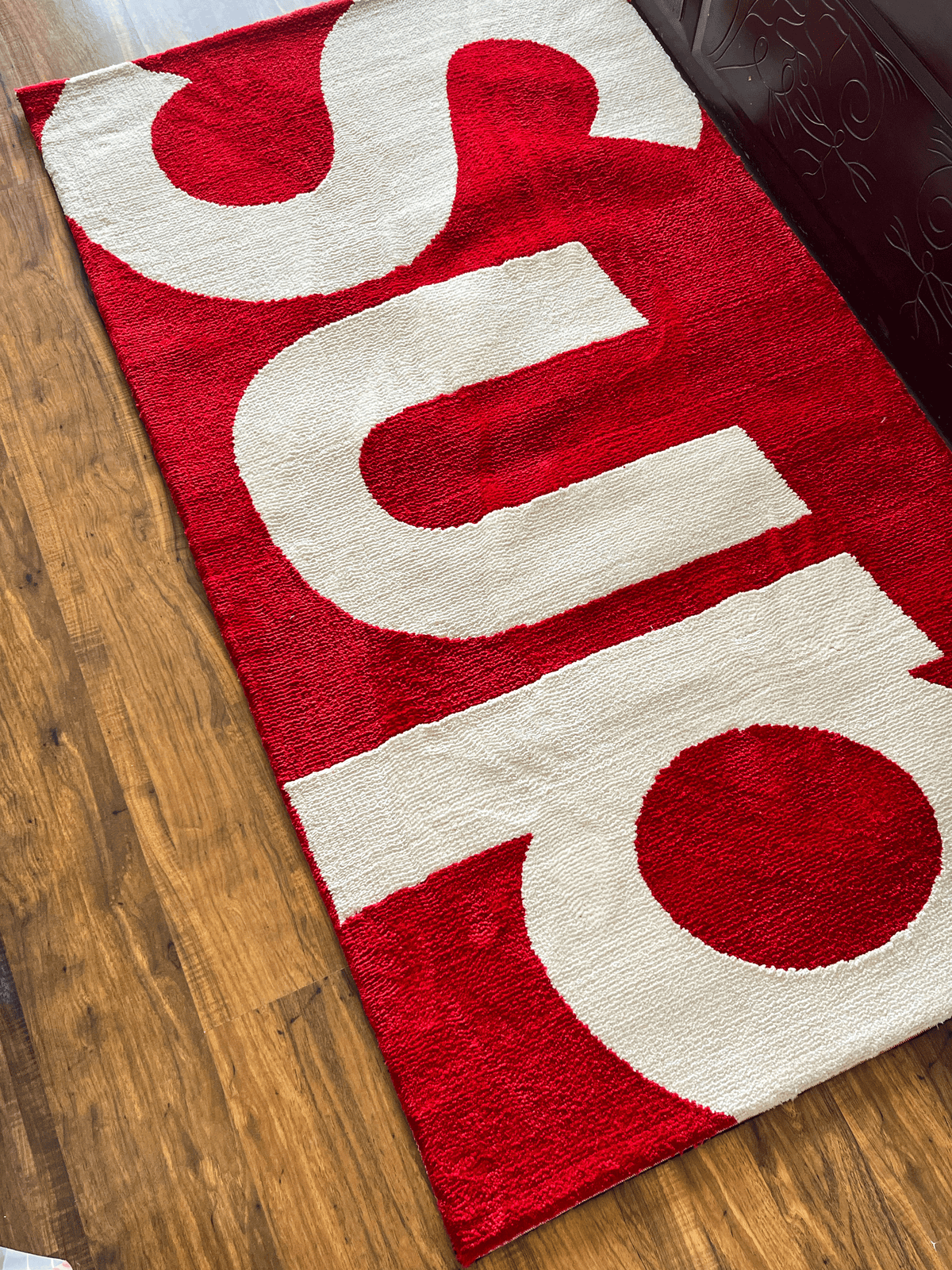 Sup Machine Made Custom Rug