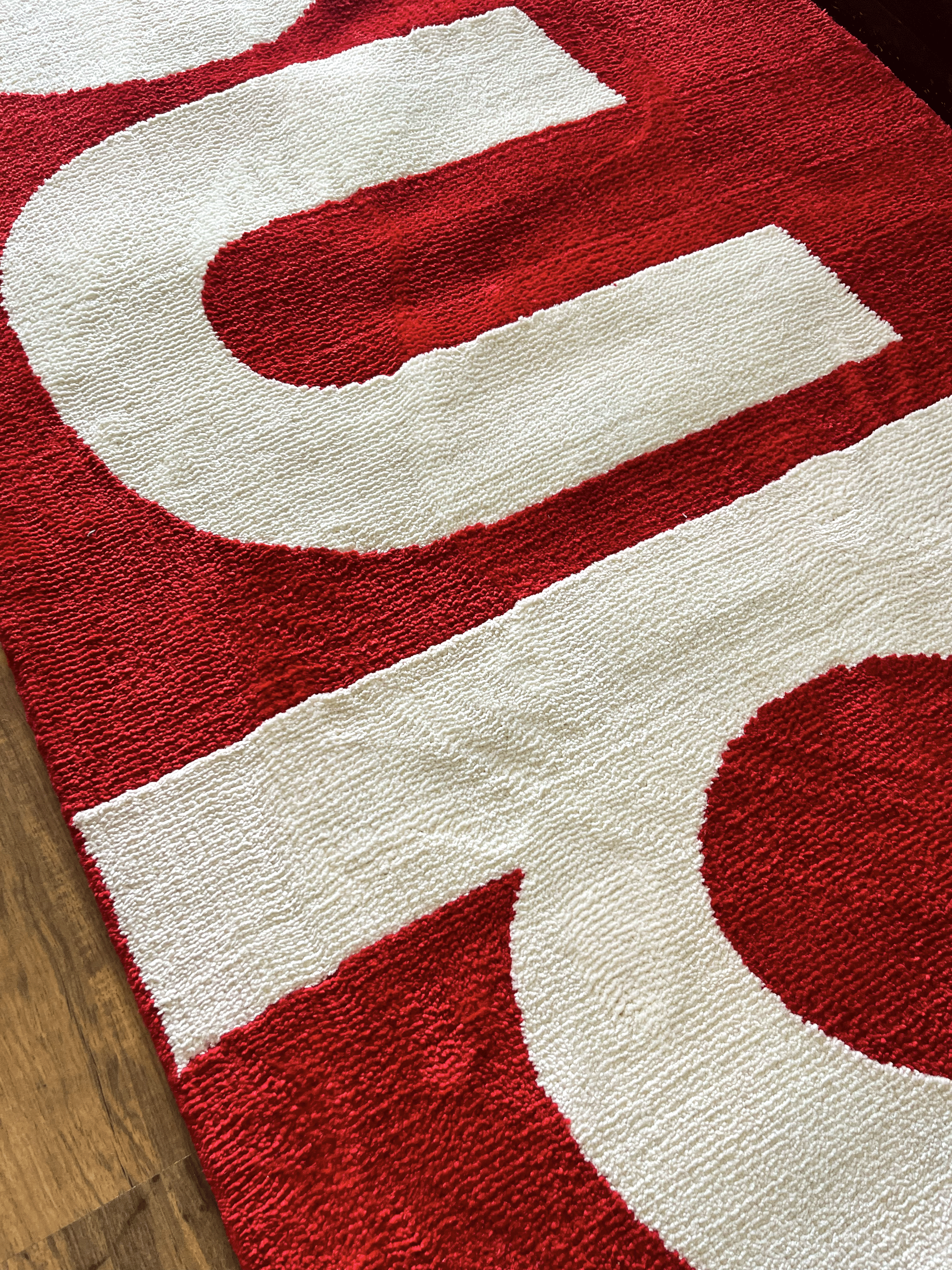 Sup Machine Made Custom Rug