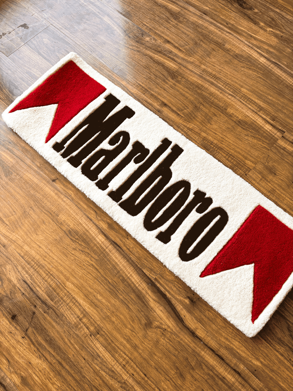 Marlboro logo Hand-Tufted Custom Rug