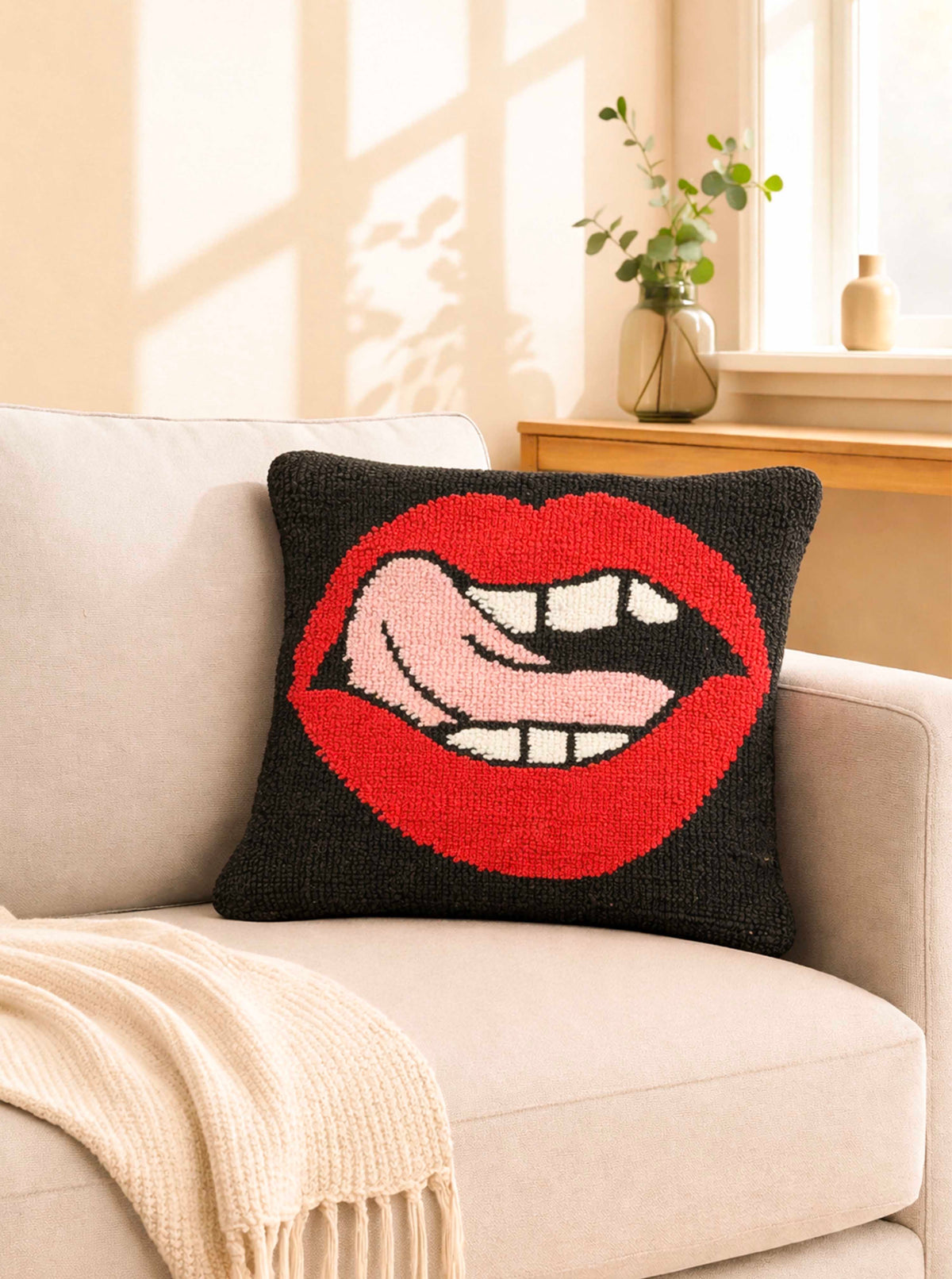 Lips cushion cover