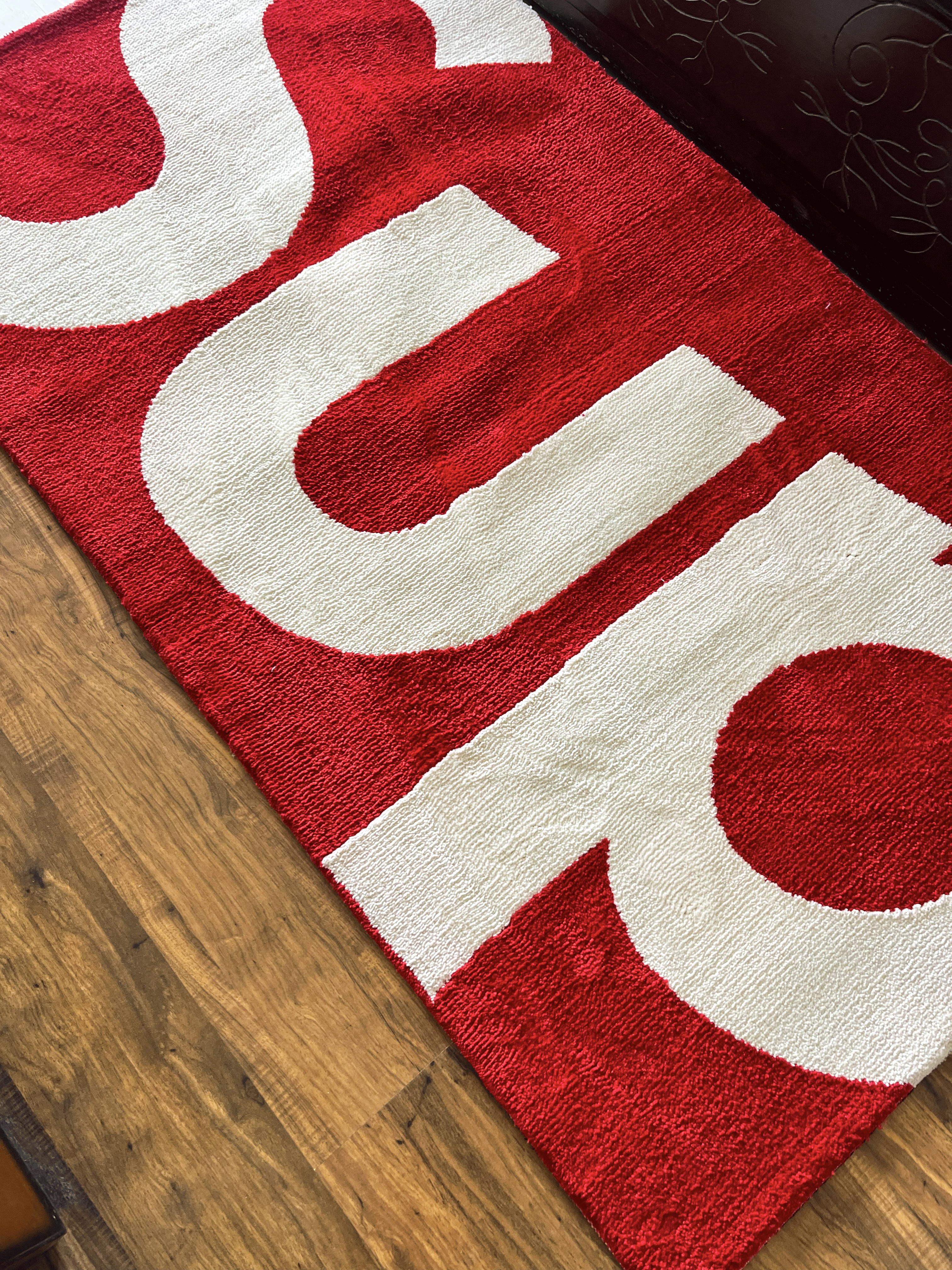 Sup Machine Made Custom Rug