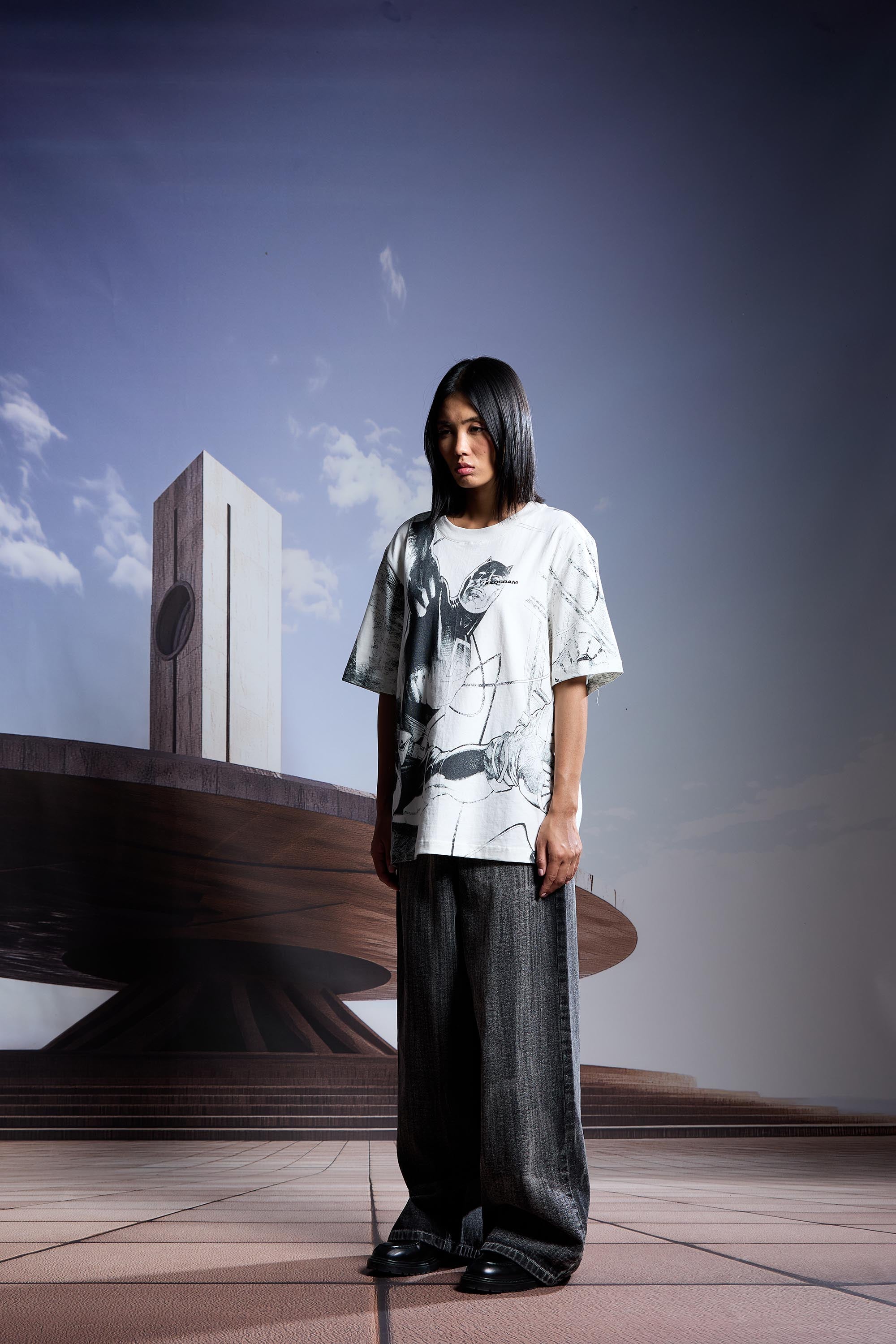 'STRAYLIGHT' T-SHIRT
