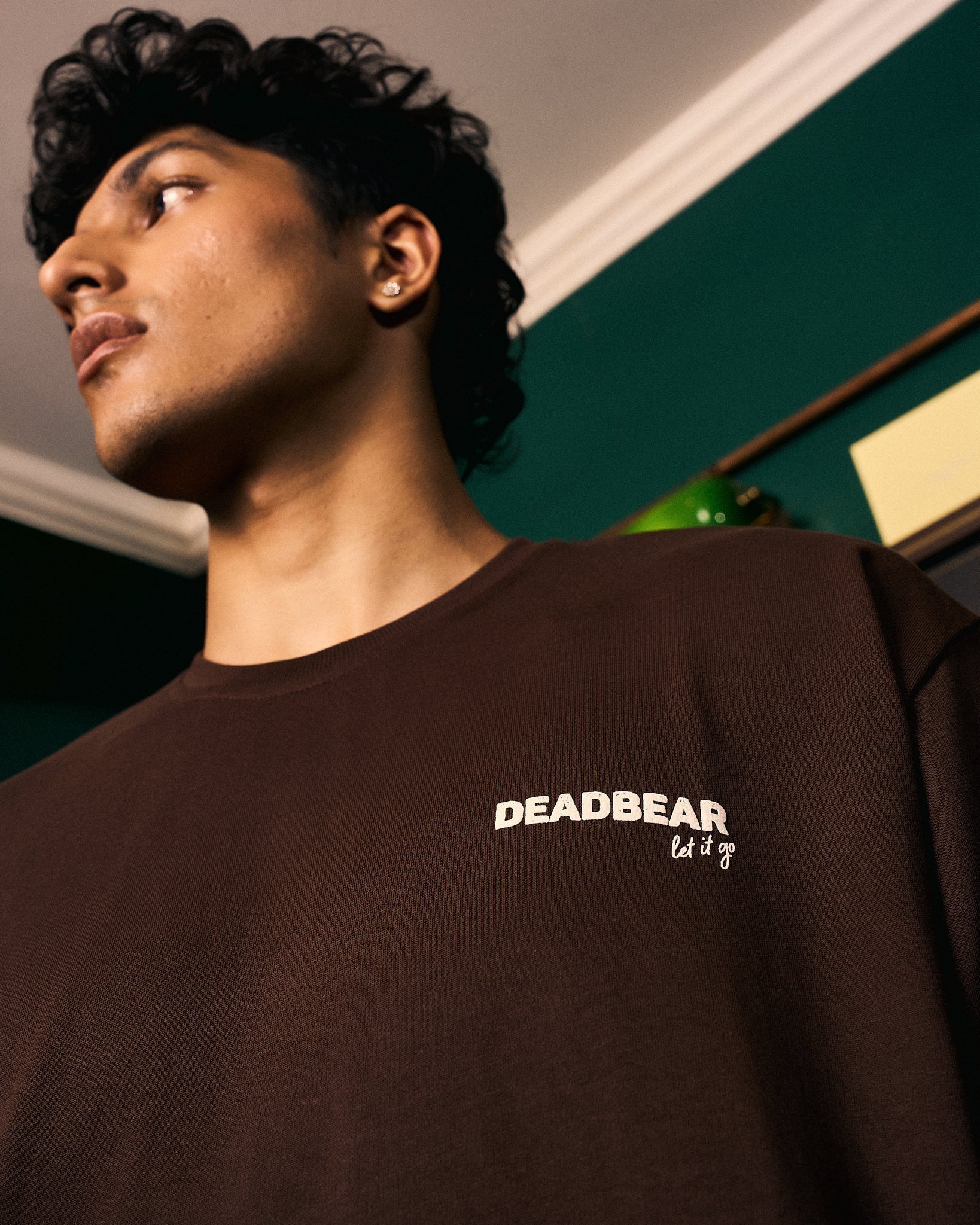 Closure Tee Brown