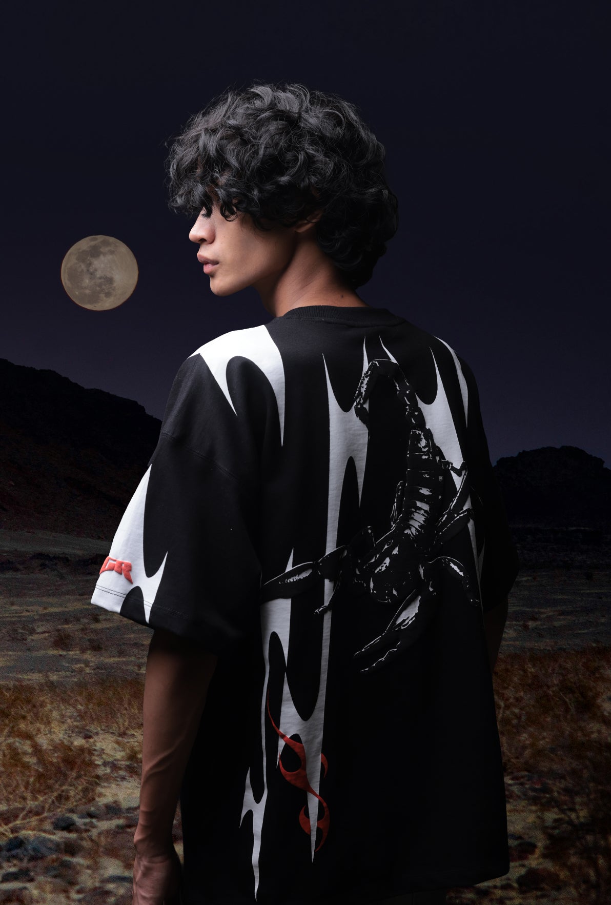 BLACK VENOM T-SHIRT