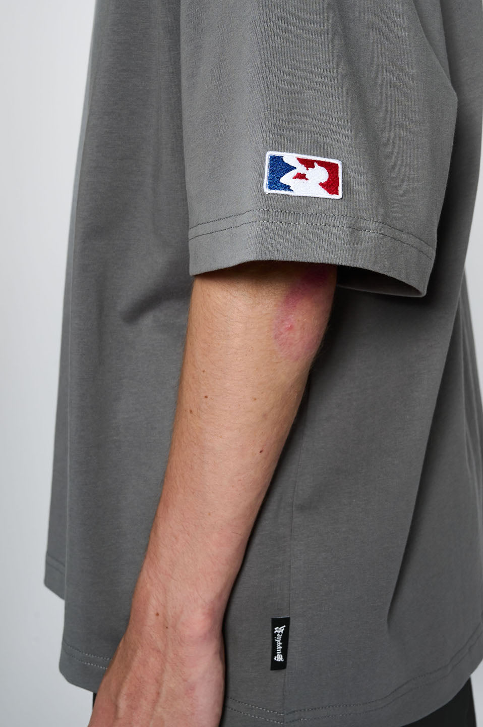 PYTHON IRON LOGO TEE (Black)