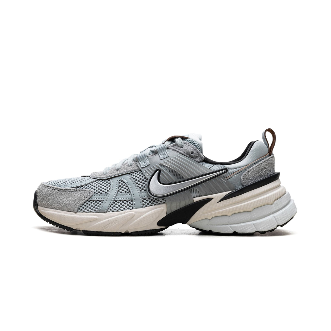 Nike V2K Run Light Pumic Black Chrome (W)