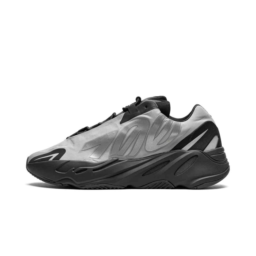 yeezy black 700 mnvn