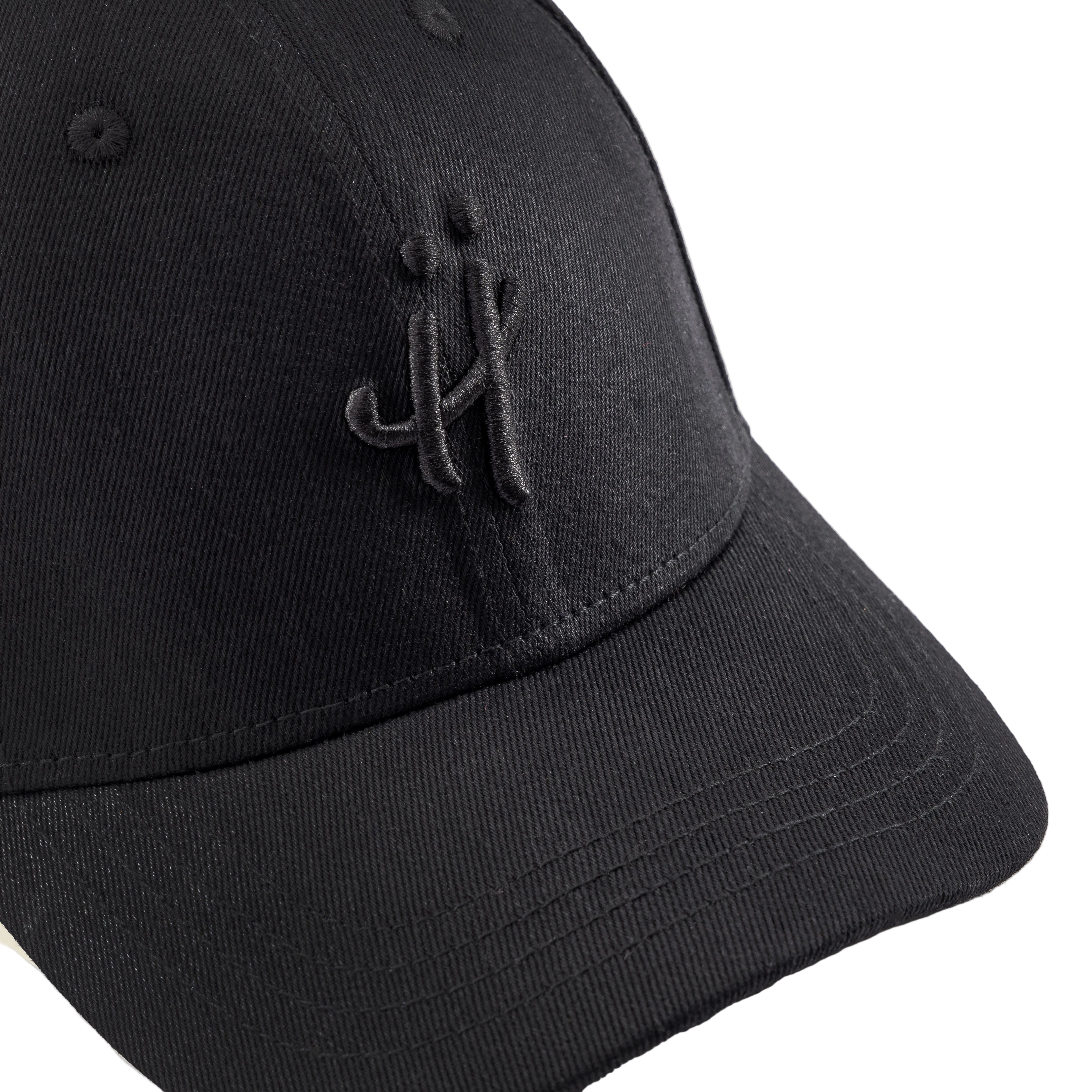 'The black signature’ cap