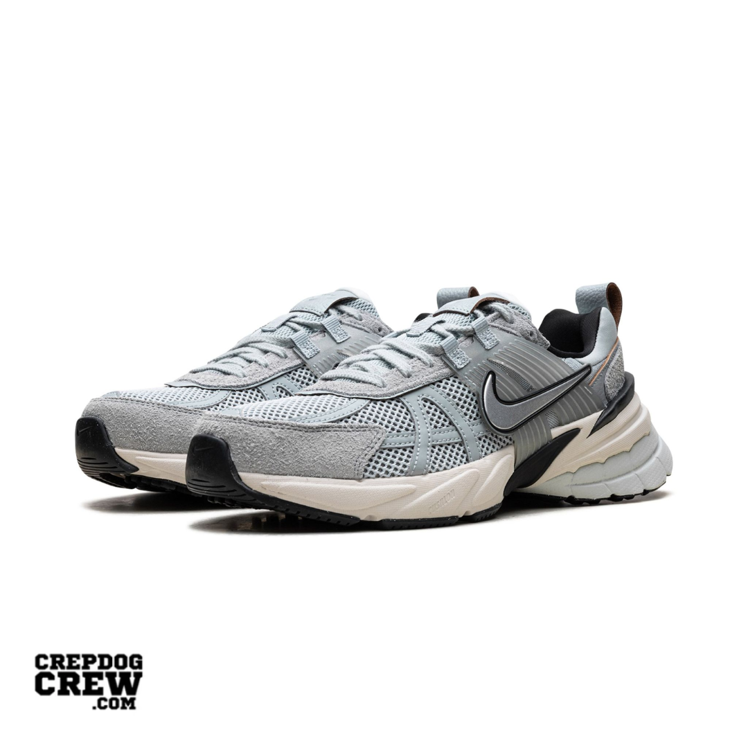 Nike V2K Run Light Pumic Black Chrome (W)