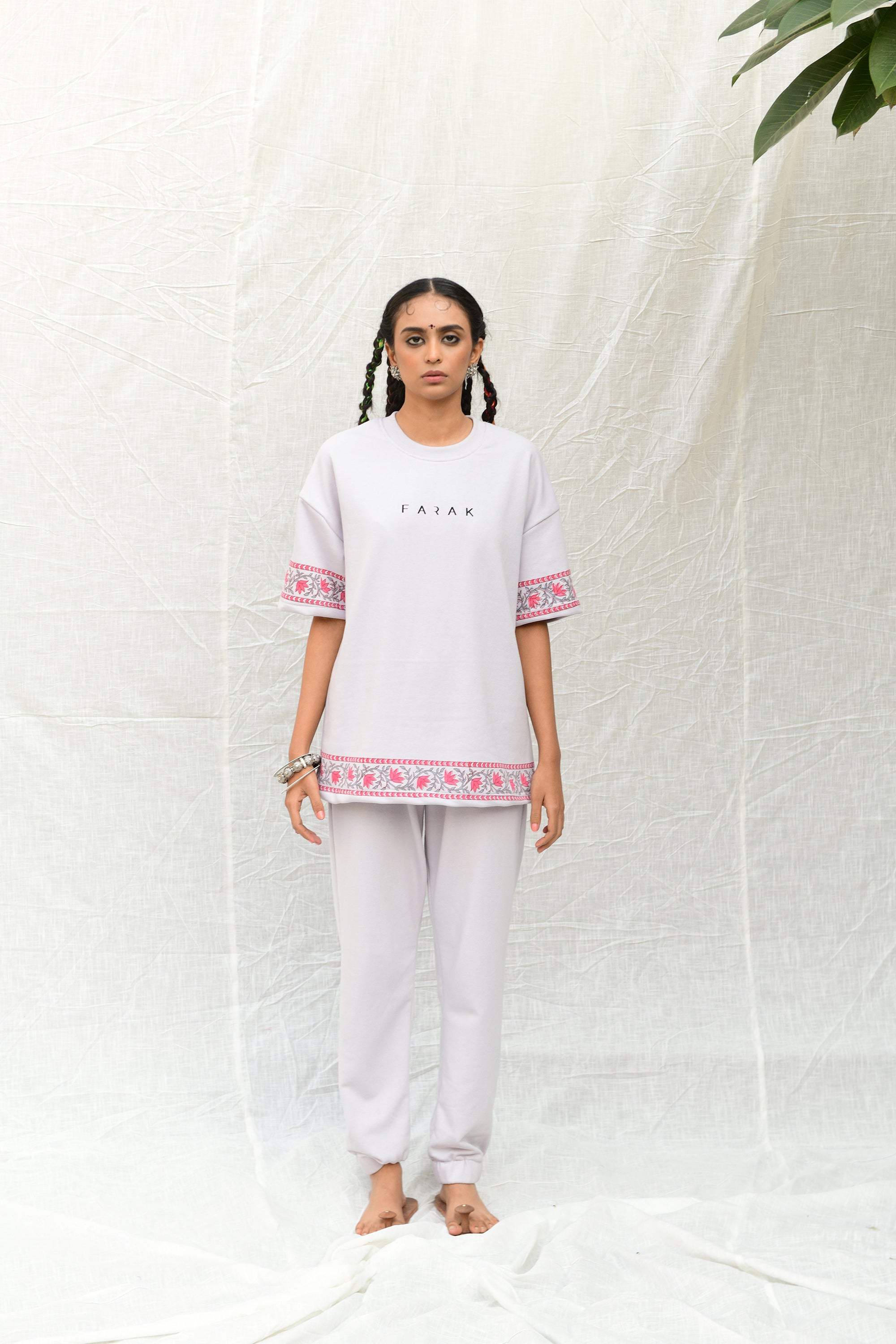 Hues of Palace - Tshirt