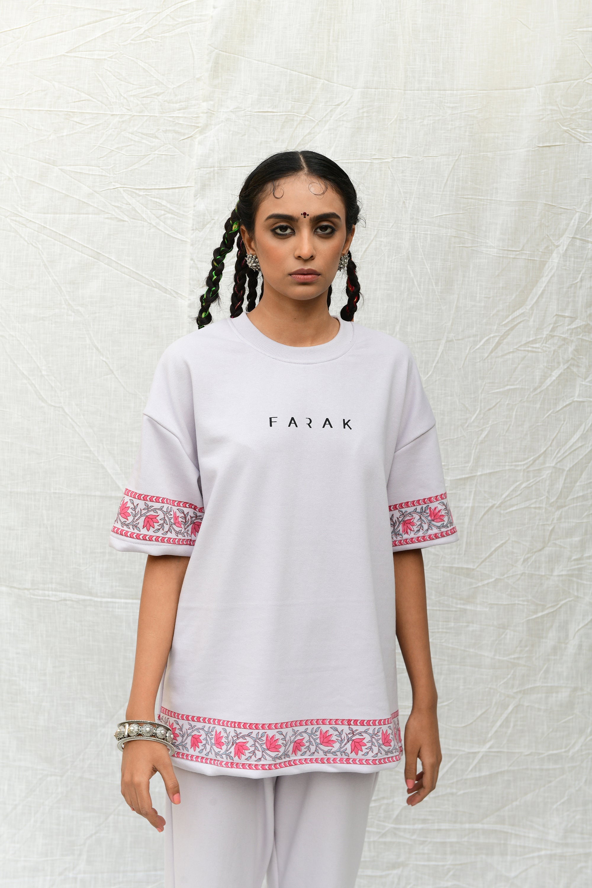 Hues of Palace - Tshirt