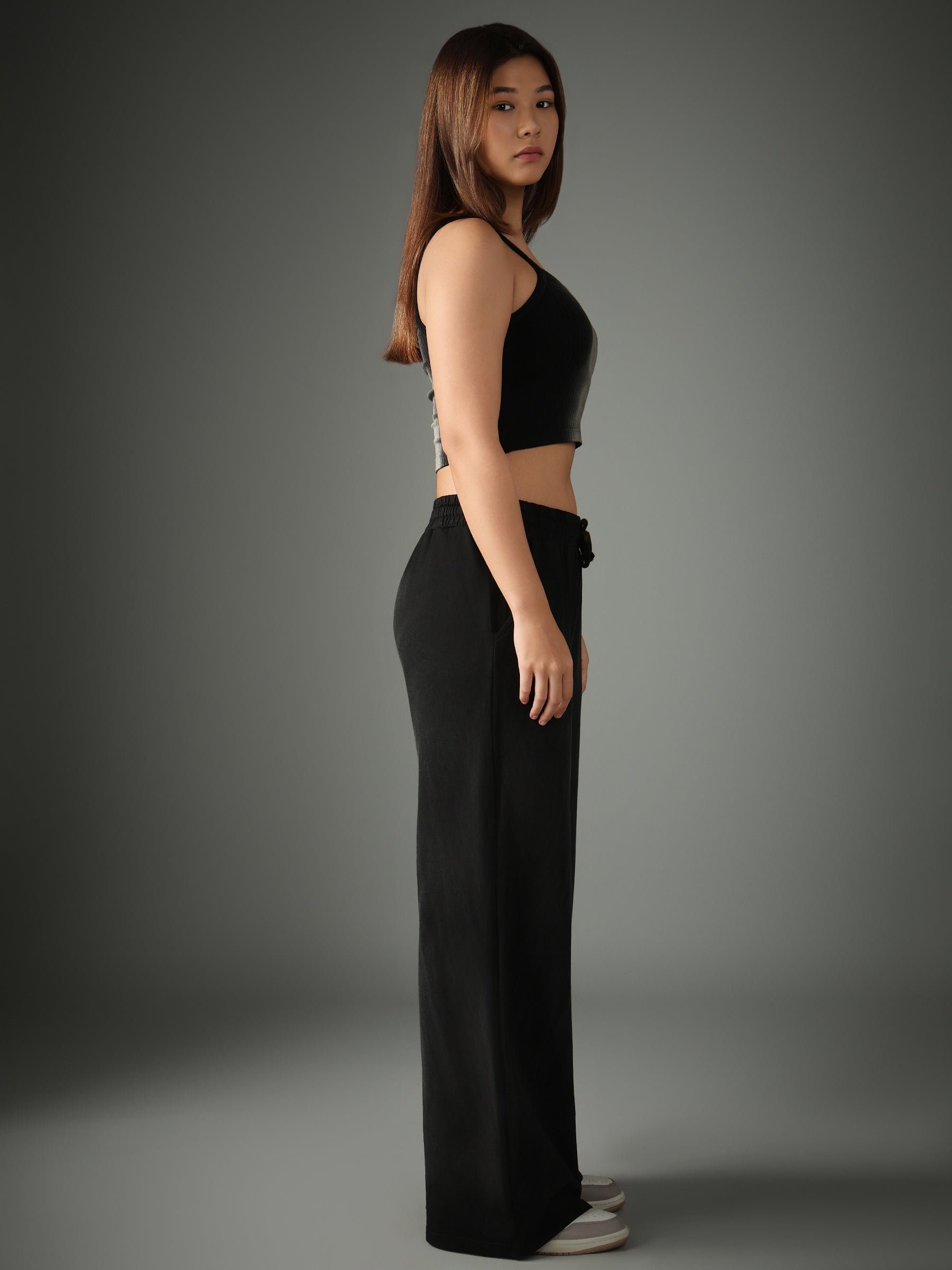 Spray Wash Baggy Joggers – Black