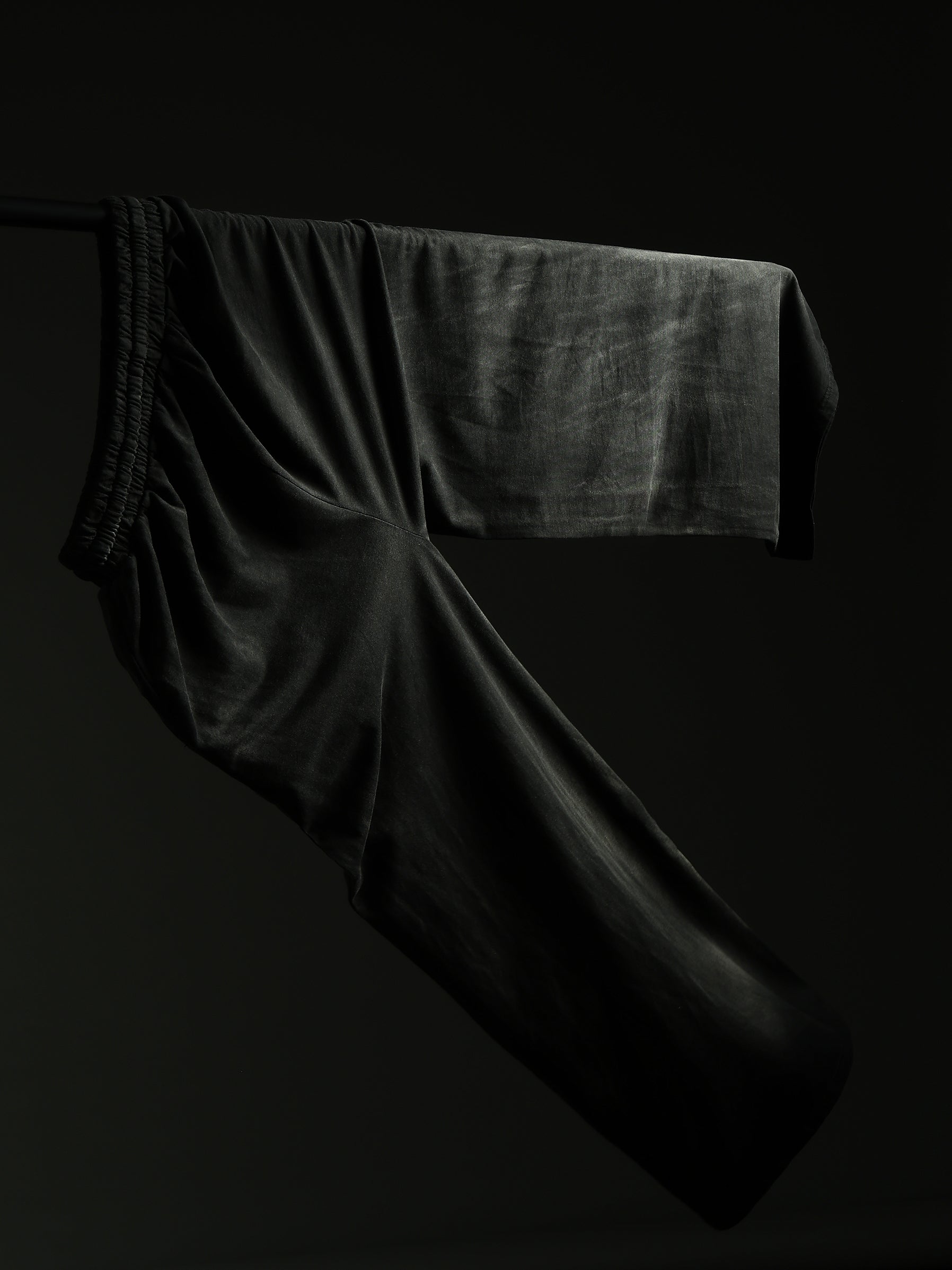 Spray Wash Baggy Joggers – Black