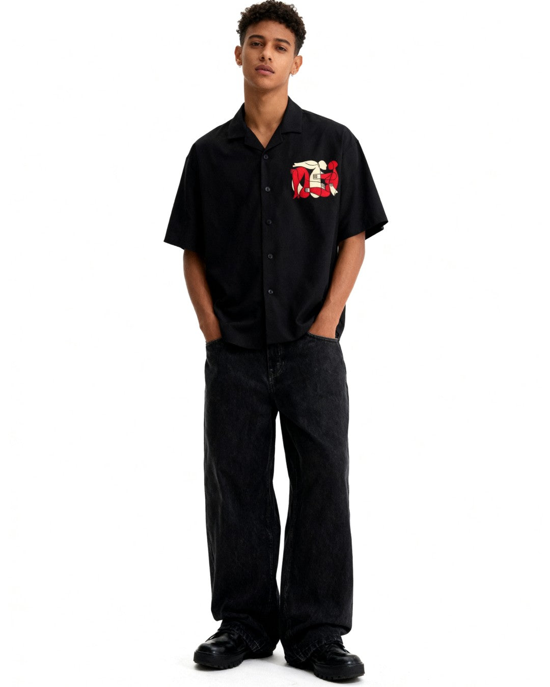 The Abstract Figure Shirt - Black - Evrhood oversized shirt