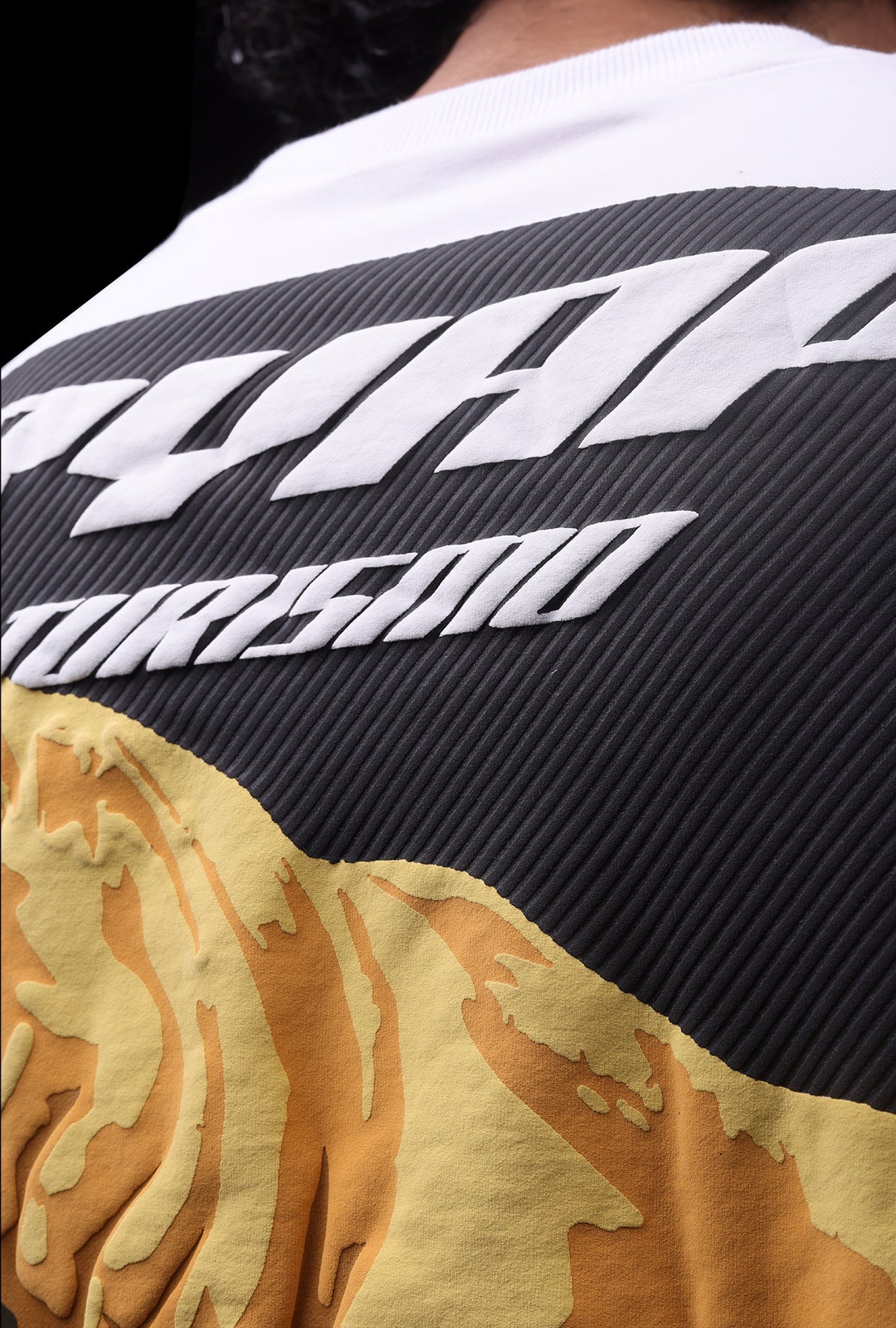 GT WHITE BULL T-SHIRT