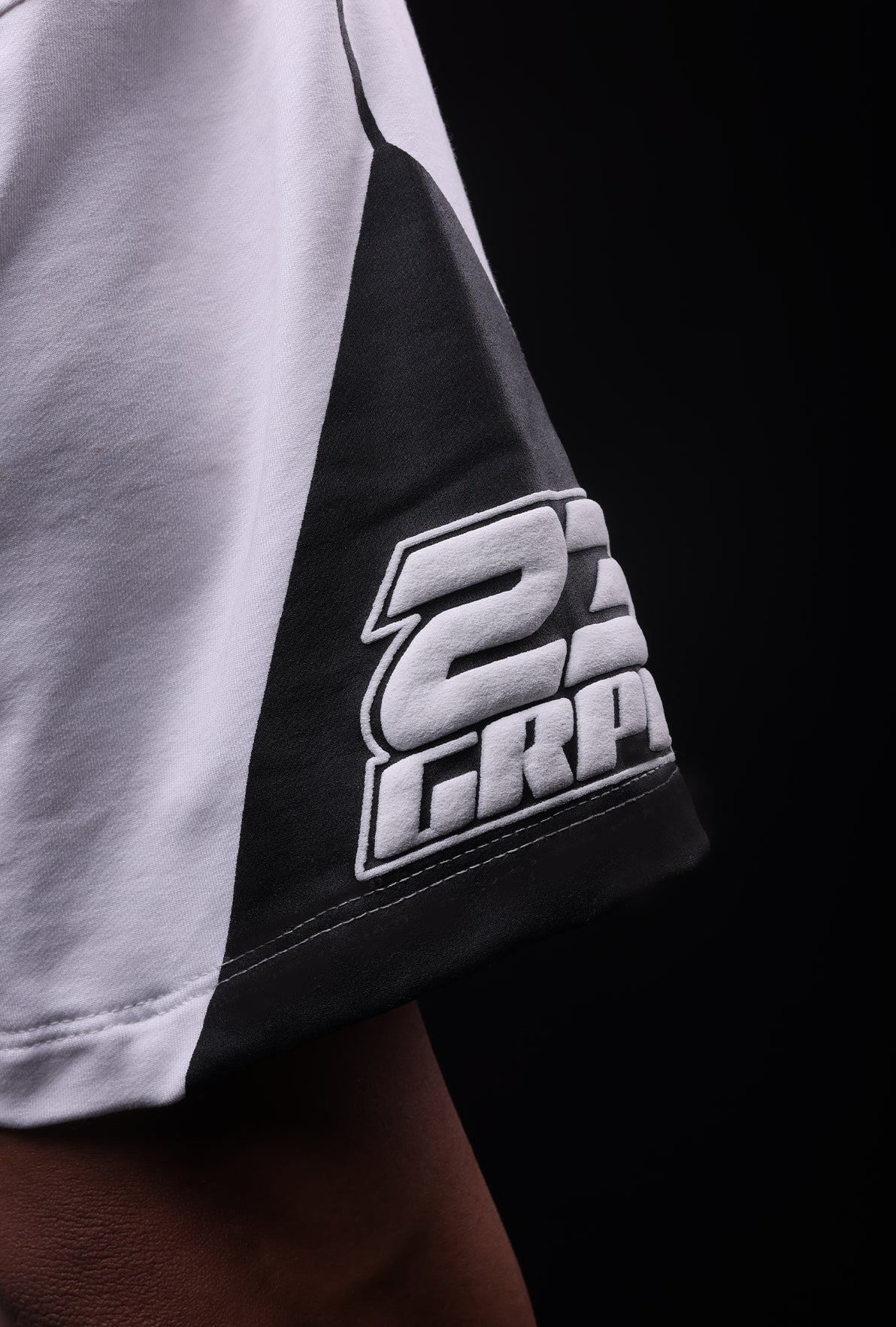 GT WHITE BULL T-SHIRT