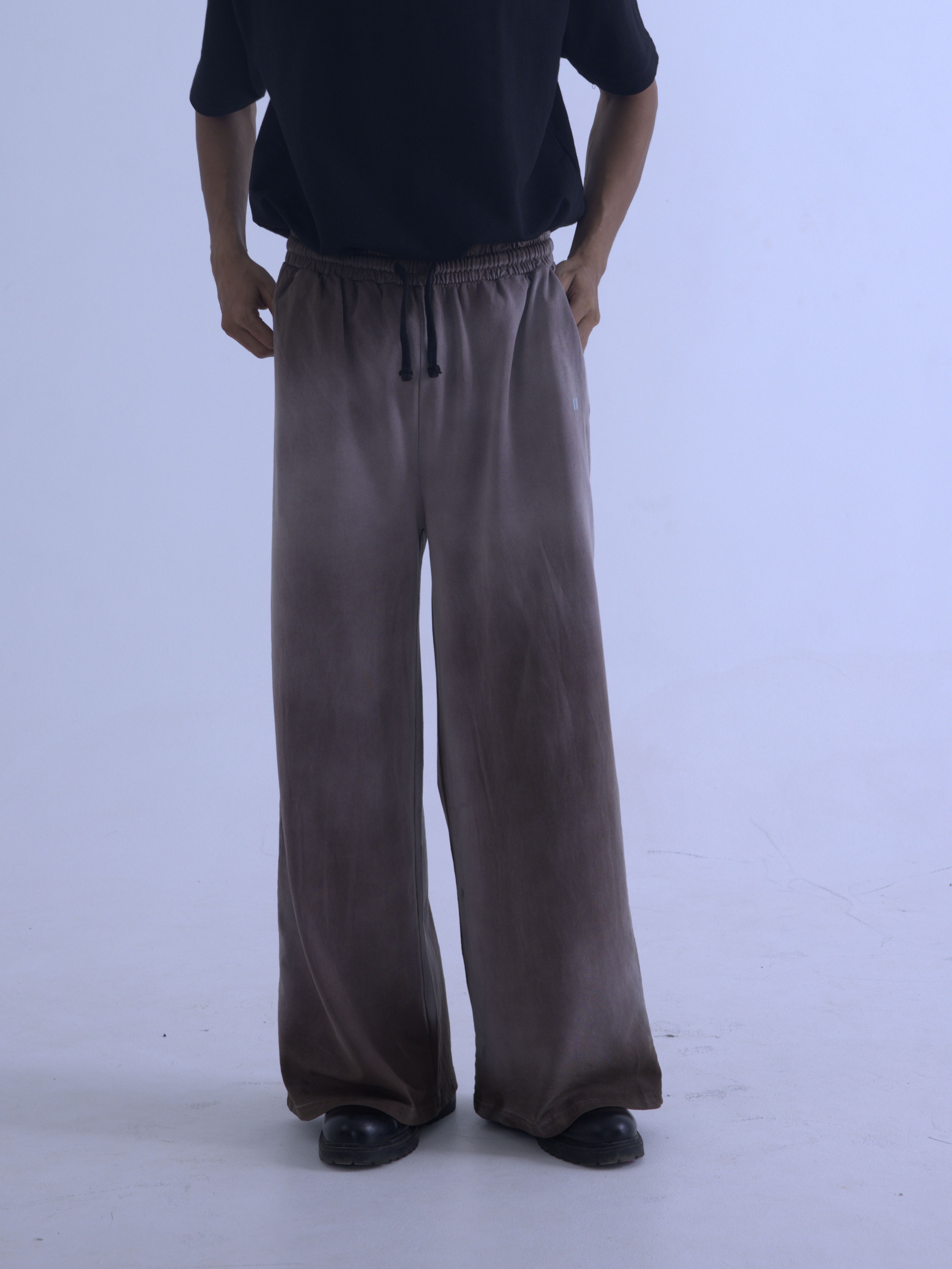 Spray Wash Baggy Joggers – Brown