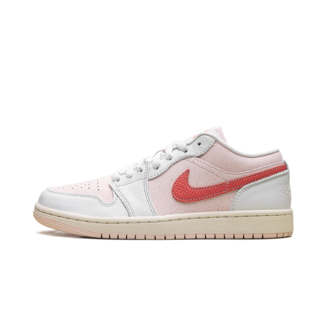 Jordan 1 Low SE Strawberry Milkshake (W)