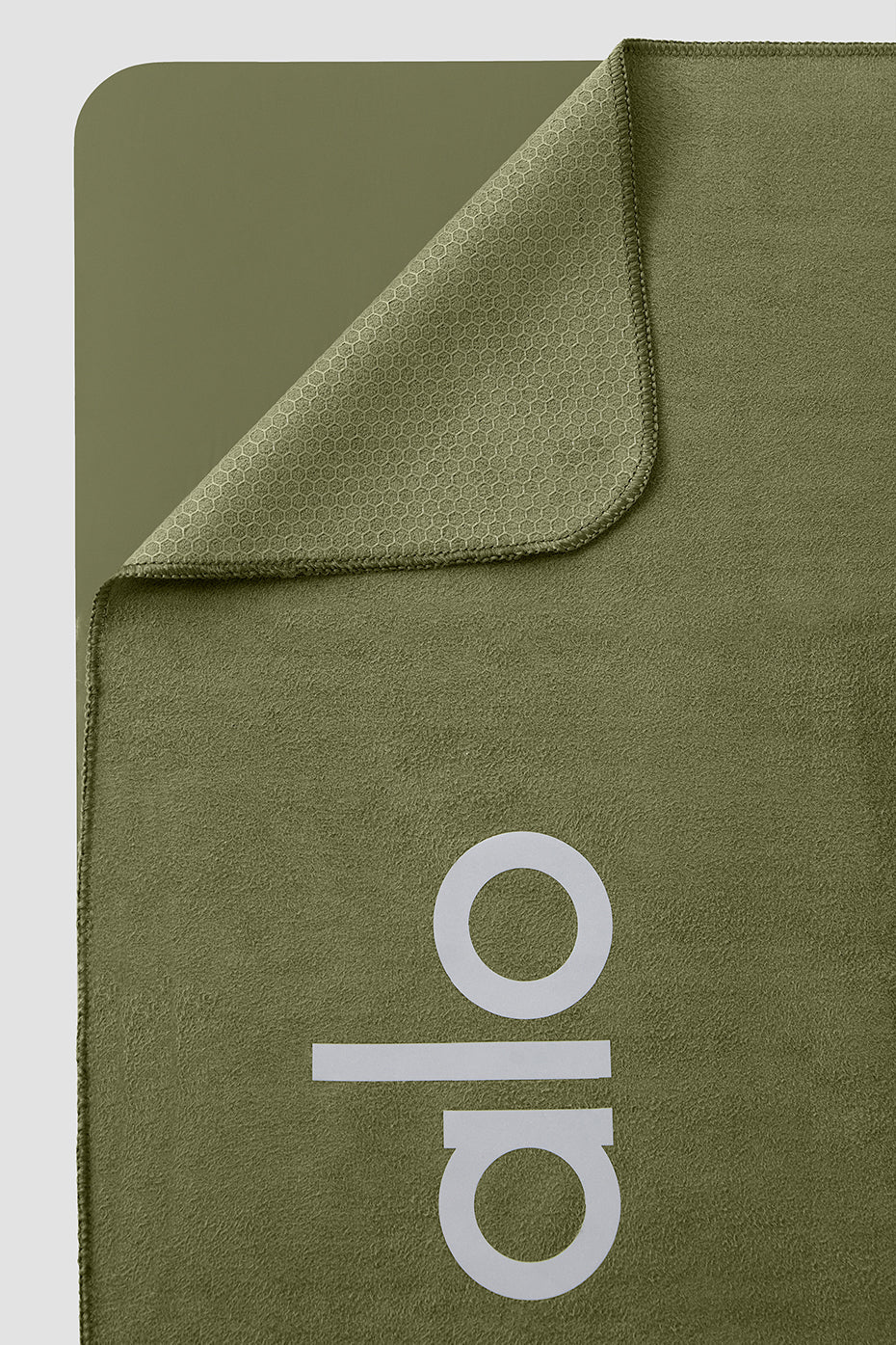alo Grounded No-Slip Towel - Jungle