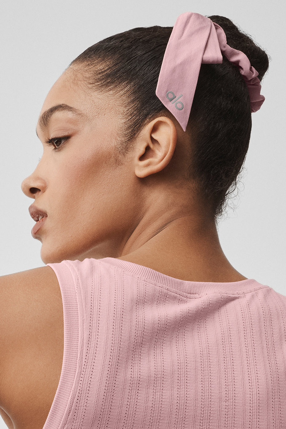 alo Love Knots Tie Scrunchie - Vintage Pink