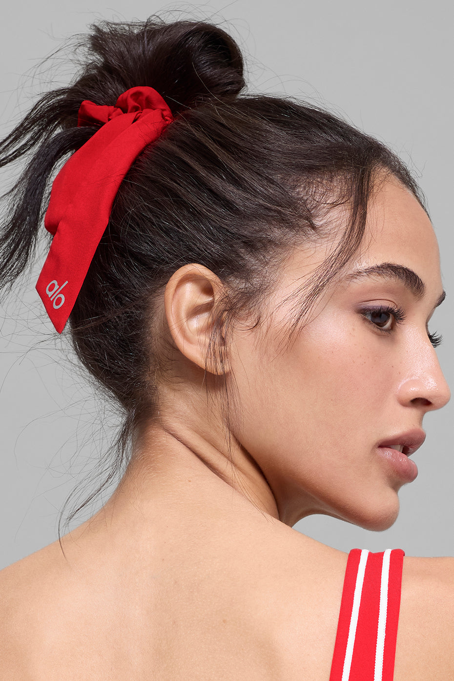 alo Love Knots Tie Scrunchie - Bright Red