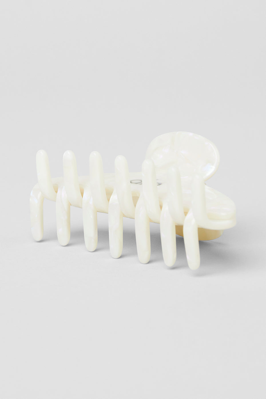 alo 90's Claw Clip - White Pearl