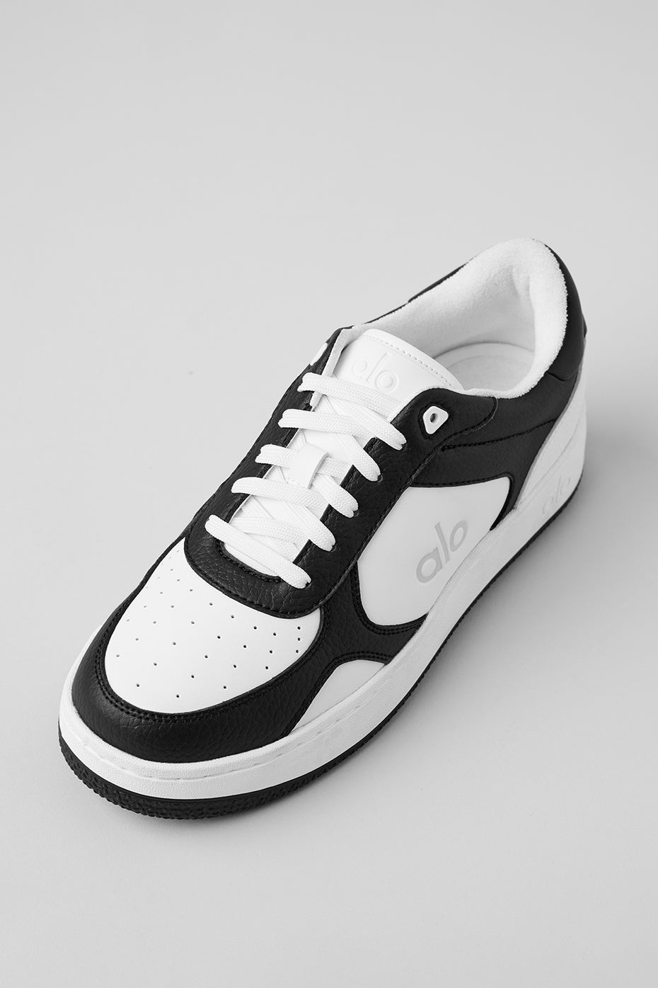 alo ALO Recovery Mode Sneaker - Black/White