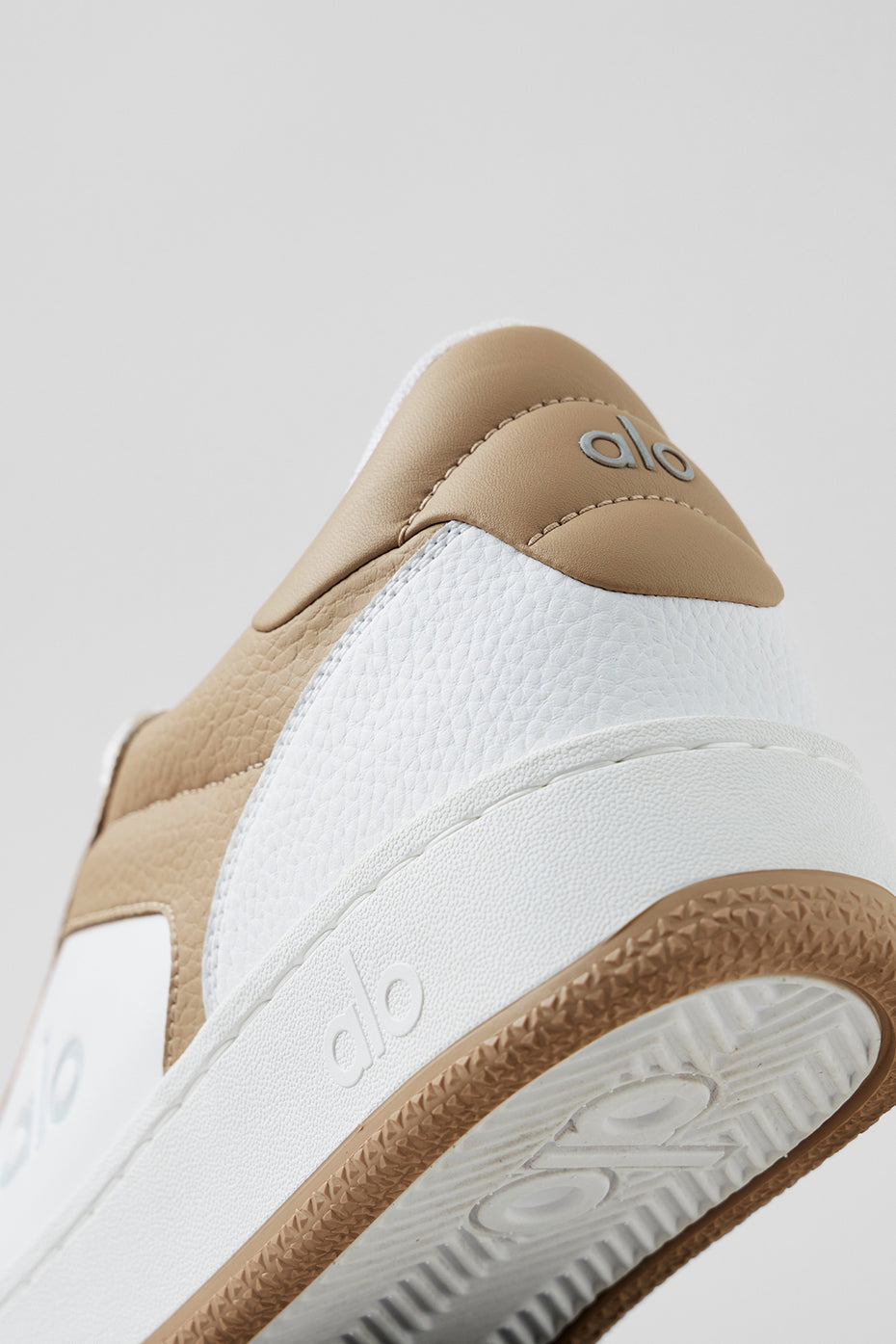 alo ALO Recovery Mode Sneaker - Gravel/White