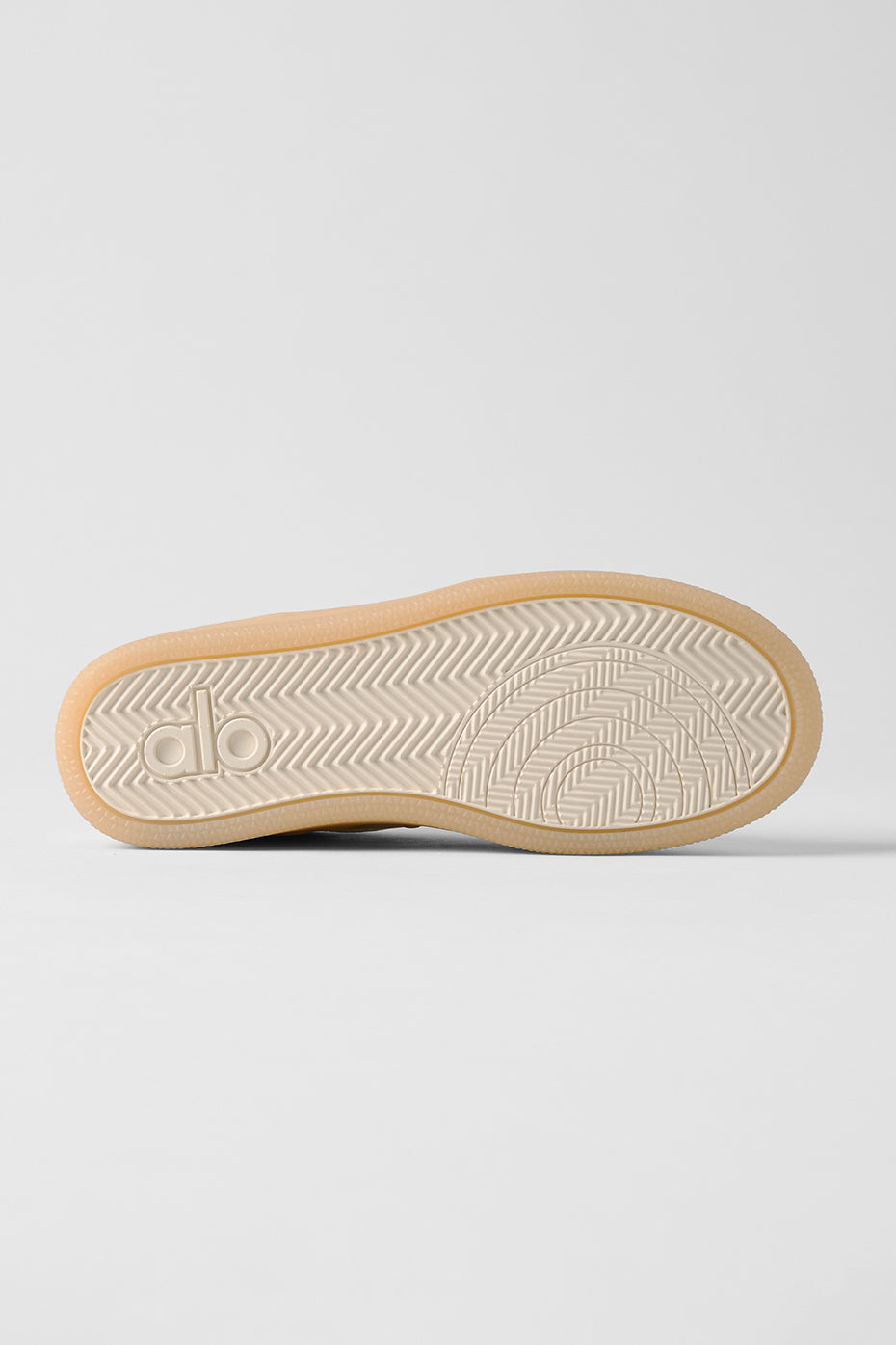alo ALO Recovery Mode Sneaker - Clay