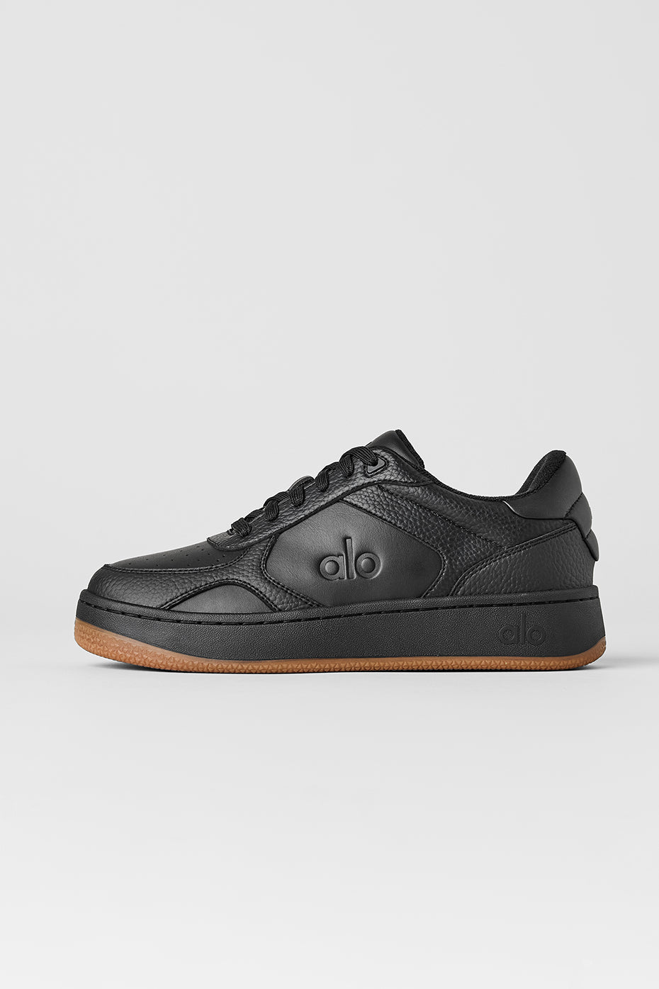 alo ALO Recovery Mode Sneaker - Black/Gum