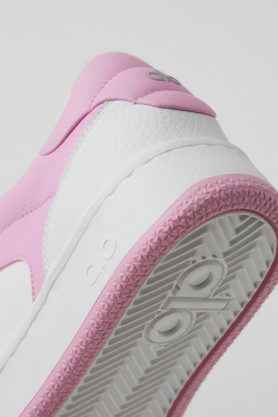 alo ALO Recovery Mode Sneaker - Pink/White