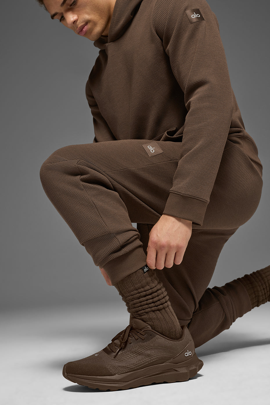 alo Unisex Scrunch Sock - Espresso