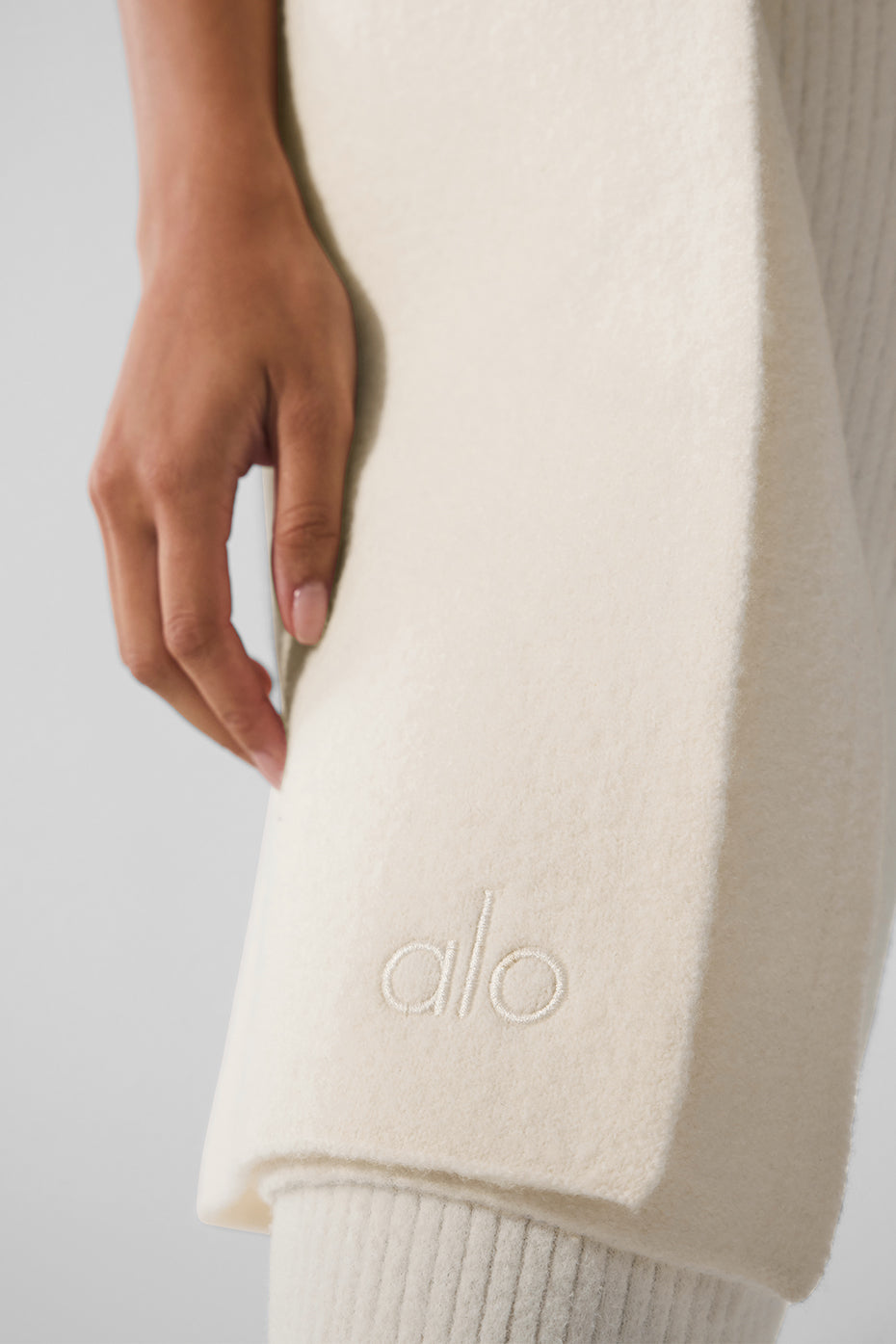 alo Merino Wool Oversized Scarf - Ivory