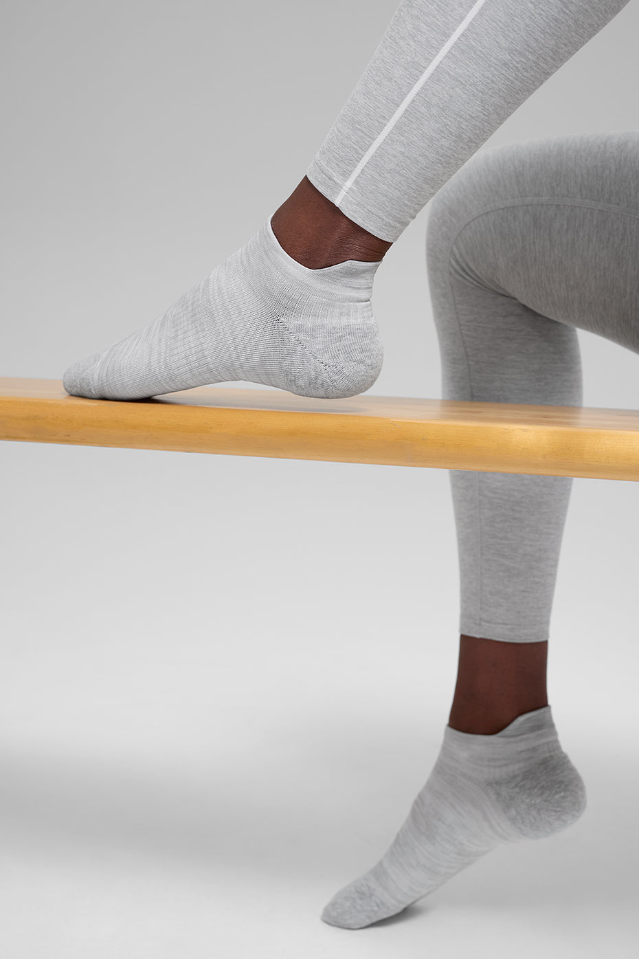 alo Unisex Performance Tab Sock - Athletic Heather Grey