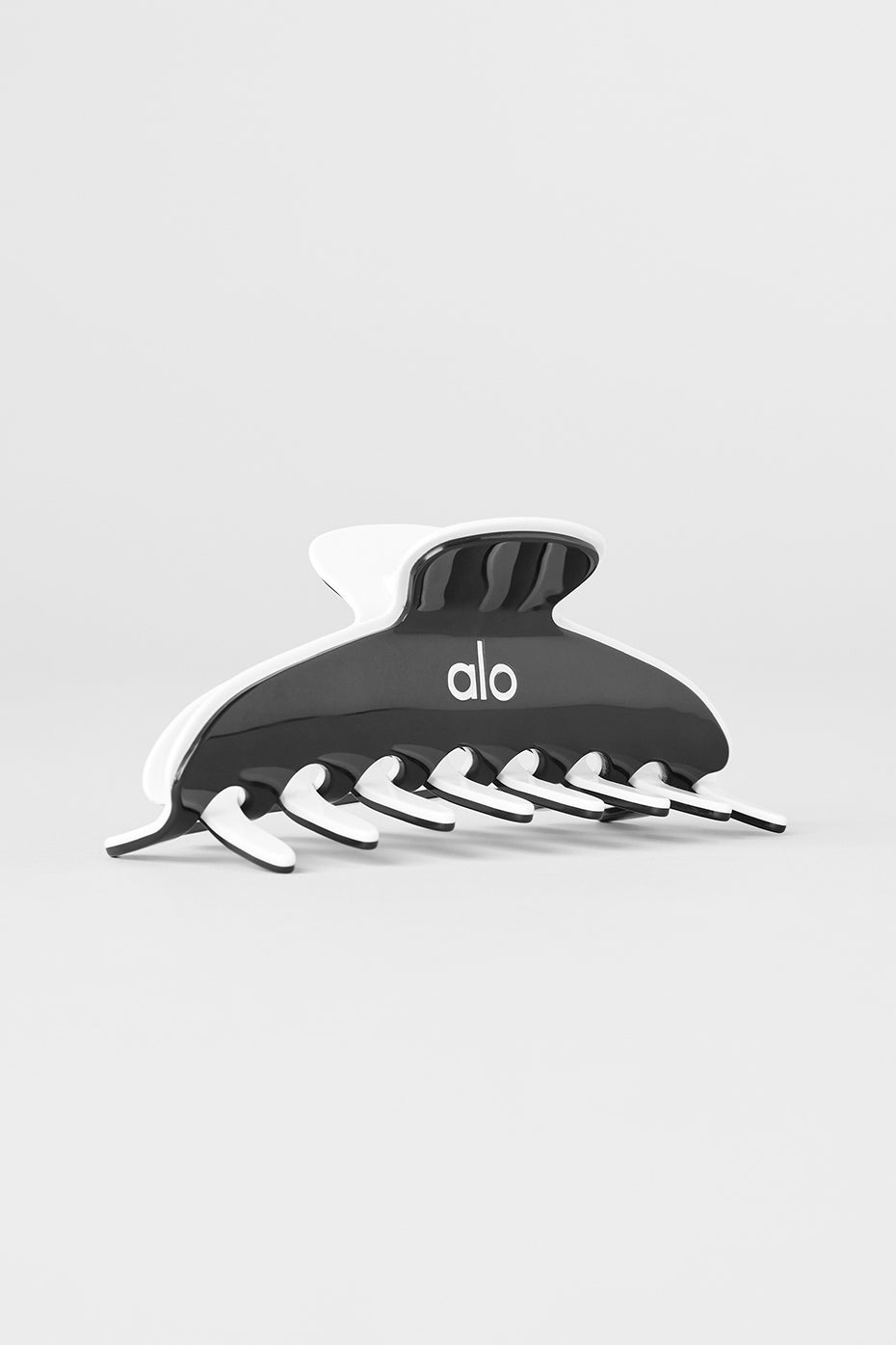 alo Outline Claw Clip - Black/White
