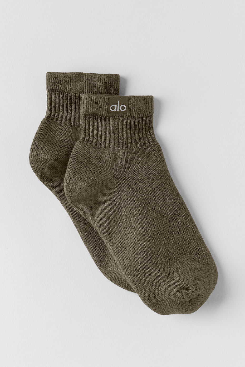 alo Quarter Crew Street Sock - Olive Tree