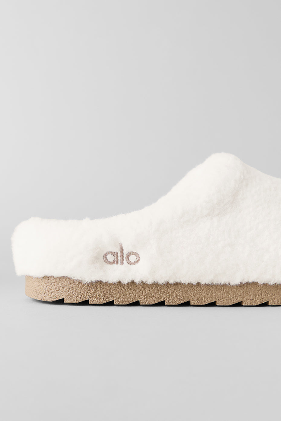 alo Sherpa Recovery Slipper - Ivory