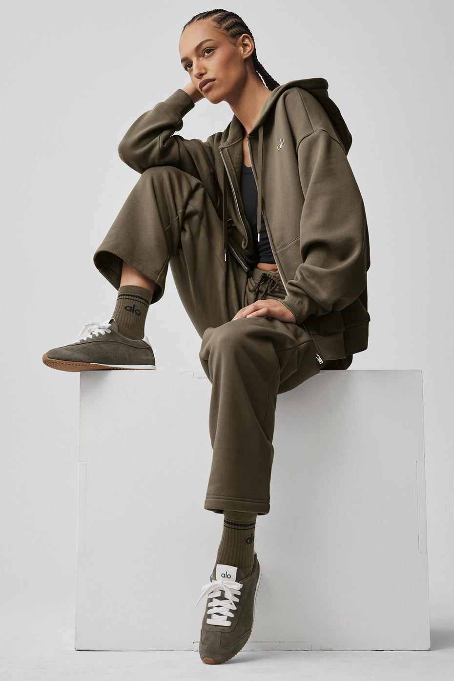 alo ALO Sunset Sneaker - Olive Tree