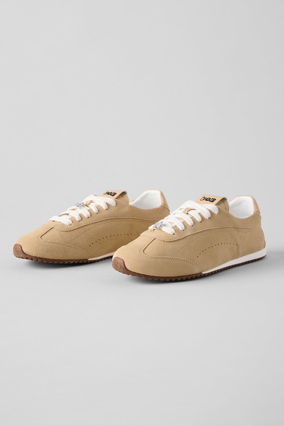 alo ALO Sunset Sneaker + Jisoo - Caramel Cream