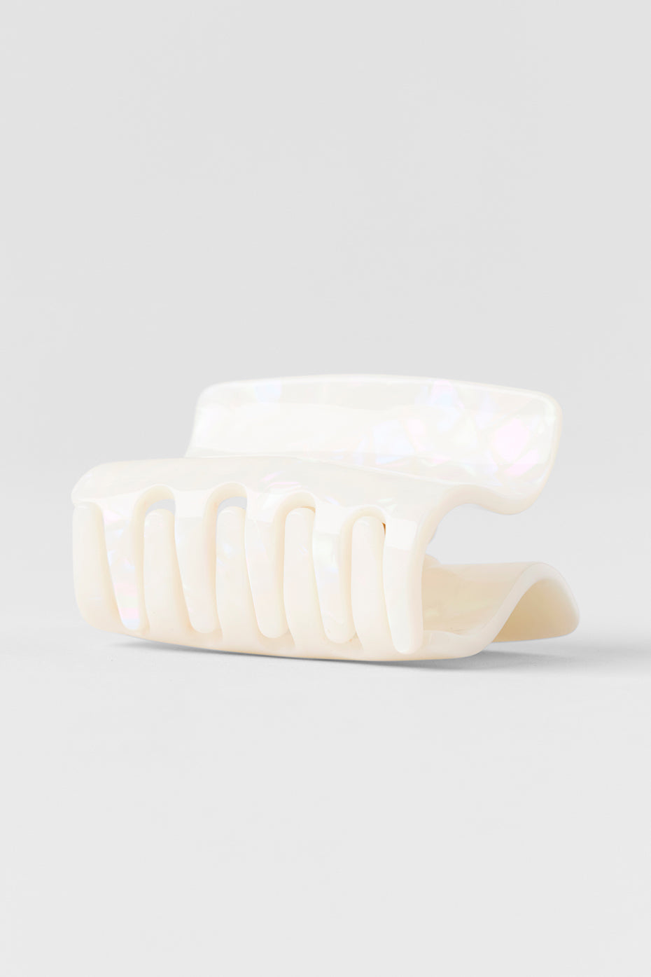 alo Effortless Claw Clip - White Pearl