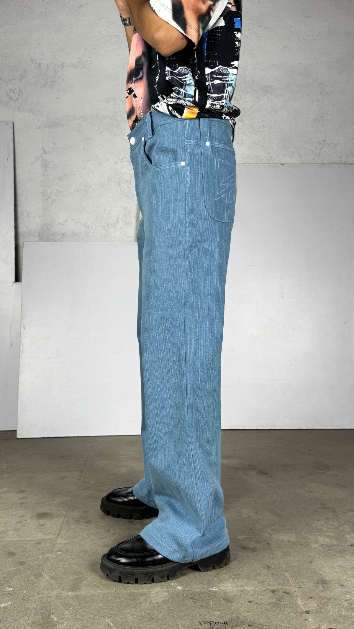 Raw Mid sky jeans masti flared pharrel - RTW
