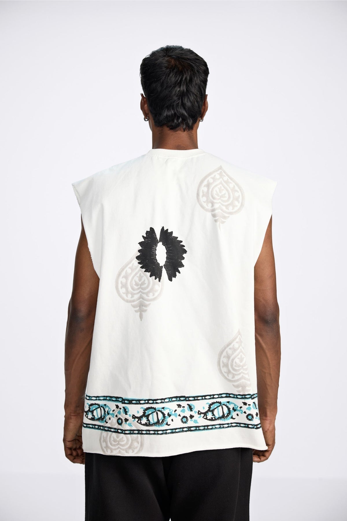 Sleeveless Block-printed T-shirt