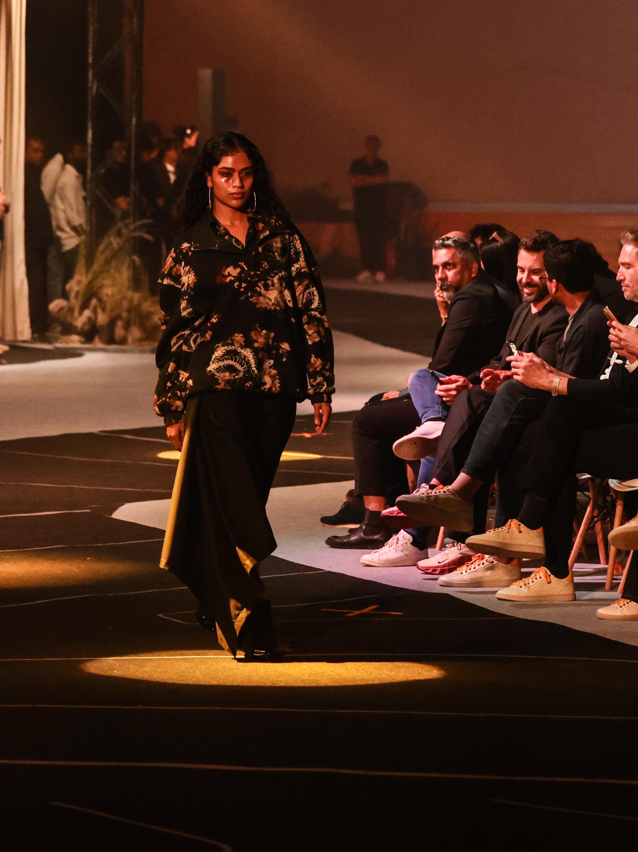 Foliage in the fall sweatshirt - Black