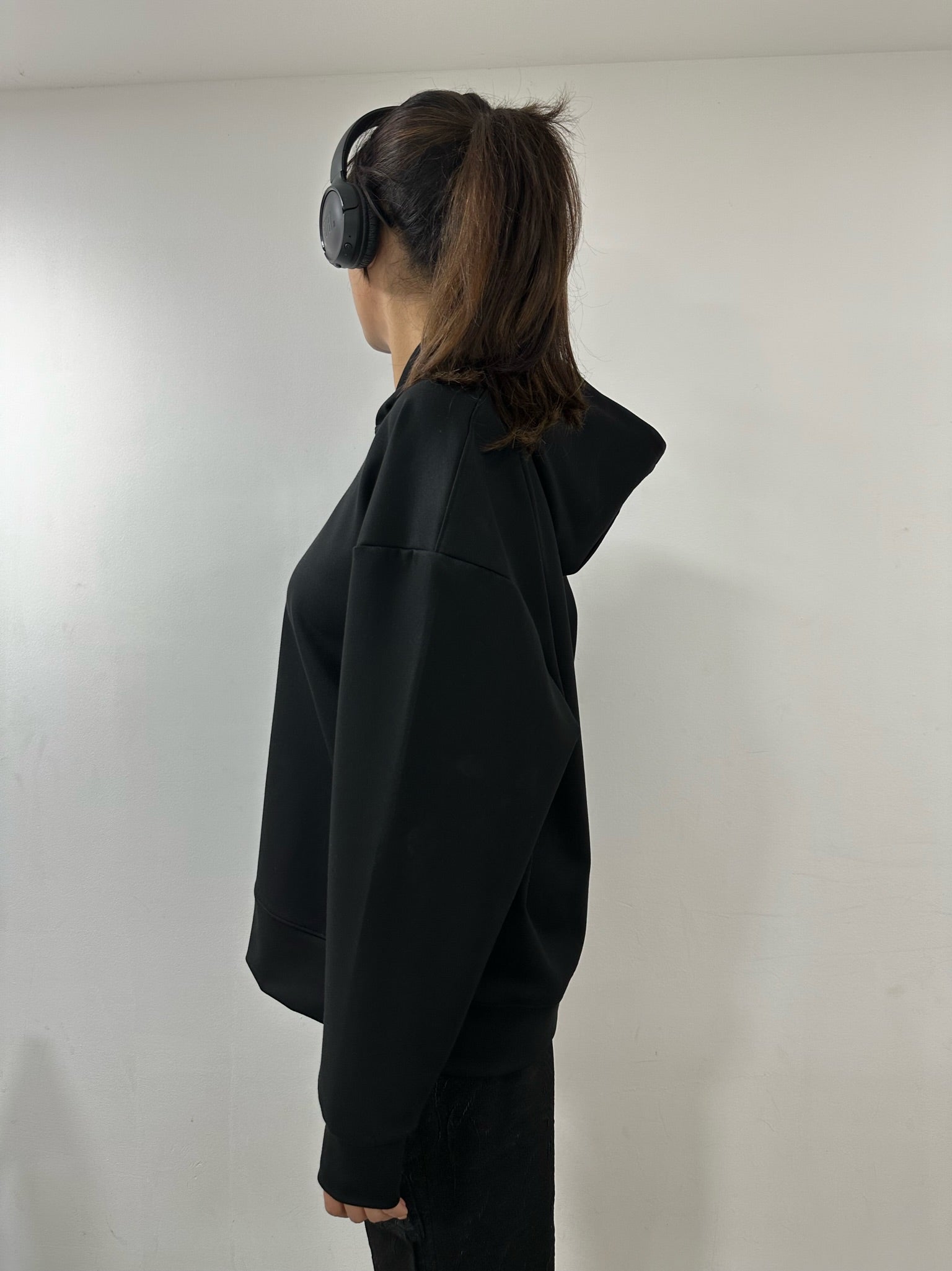 SIDE, HOODIE, FEMALE, MALE, MODEL, EDITORIAL, BLACK HOODIE, OVERSIZED HOODIE, SWEATSHIRT, FALL WINTER COLLECTION, WINTER, WOMENS HOODIES,OVERSIZED SWEATSHIRT, OVERSIZED HOODIE,SWEATSHIRT SHEIN, LONG LINE HOODIE, BOX FIT HOODIE, BLACK HOODIE, MENSWEAR, MENS HOODIE, JET BLACK COLOUR HOODIE, TNA SWEAT SHIRT, TNA HOODIES, MENS CLOTHING, APPAREL AND ACCESSORIES, STREETWEAR, OVERSIZED, HOODIE, people also ask