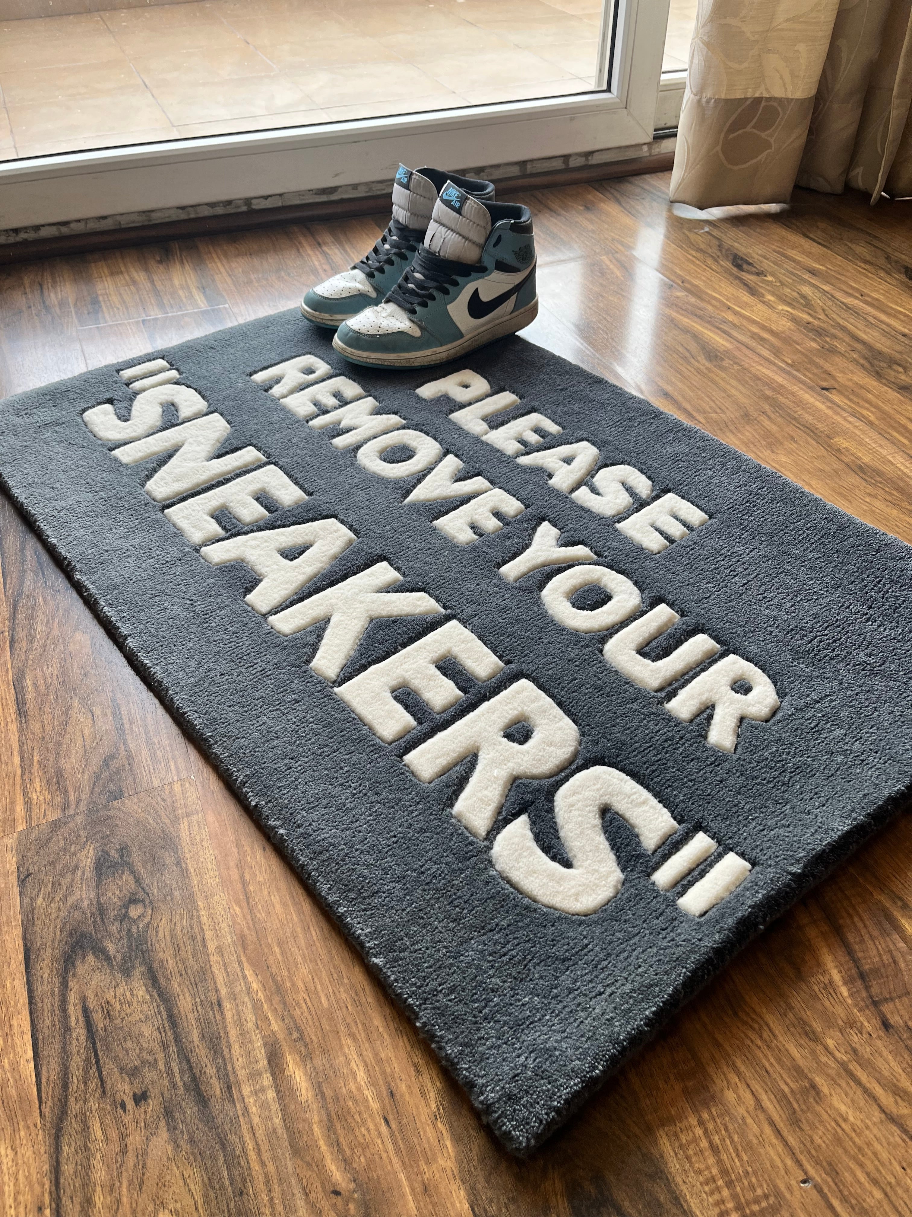 Remove your Sneakers Custom Rug