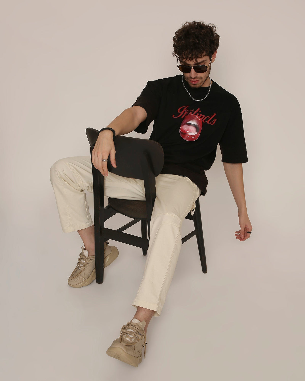 Temptation - Oversized T-Shirt (Black)
