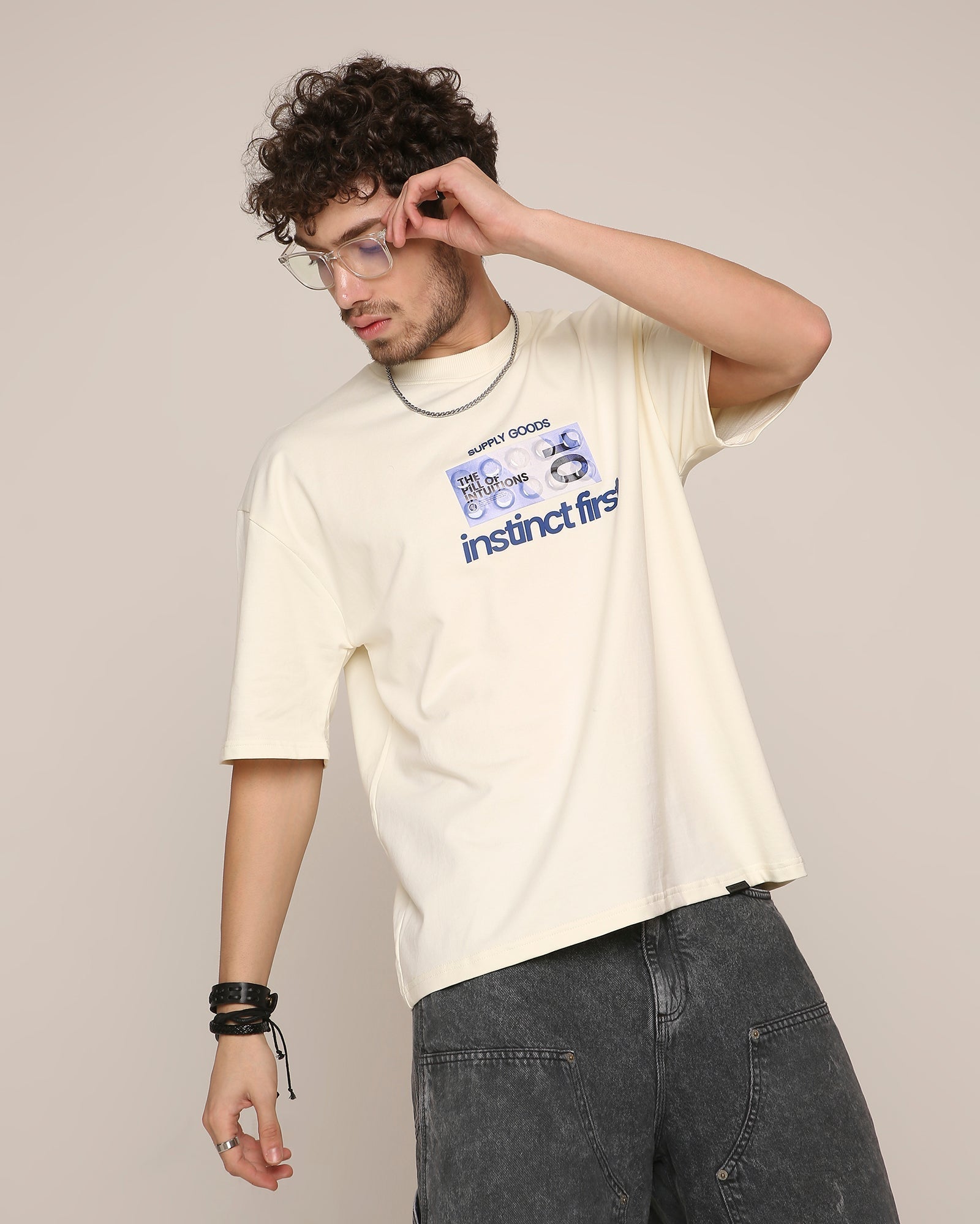 Pill- Oversized T-Shirt (Antique White)