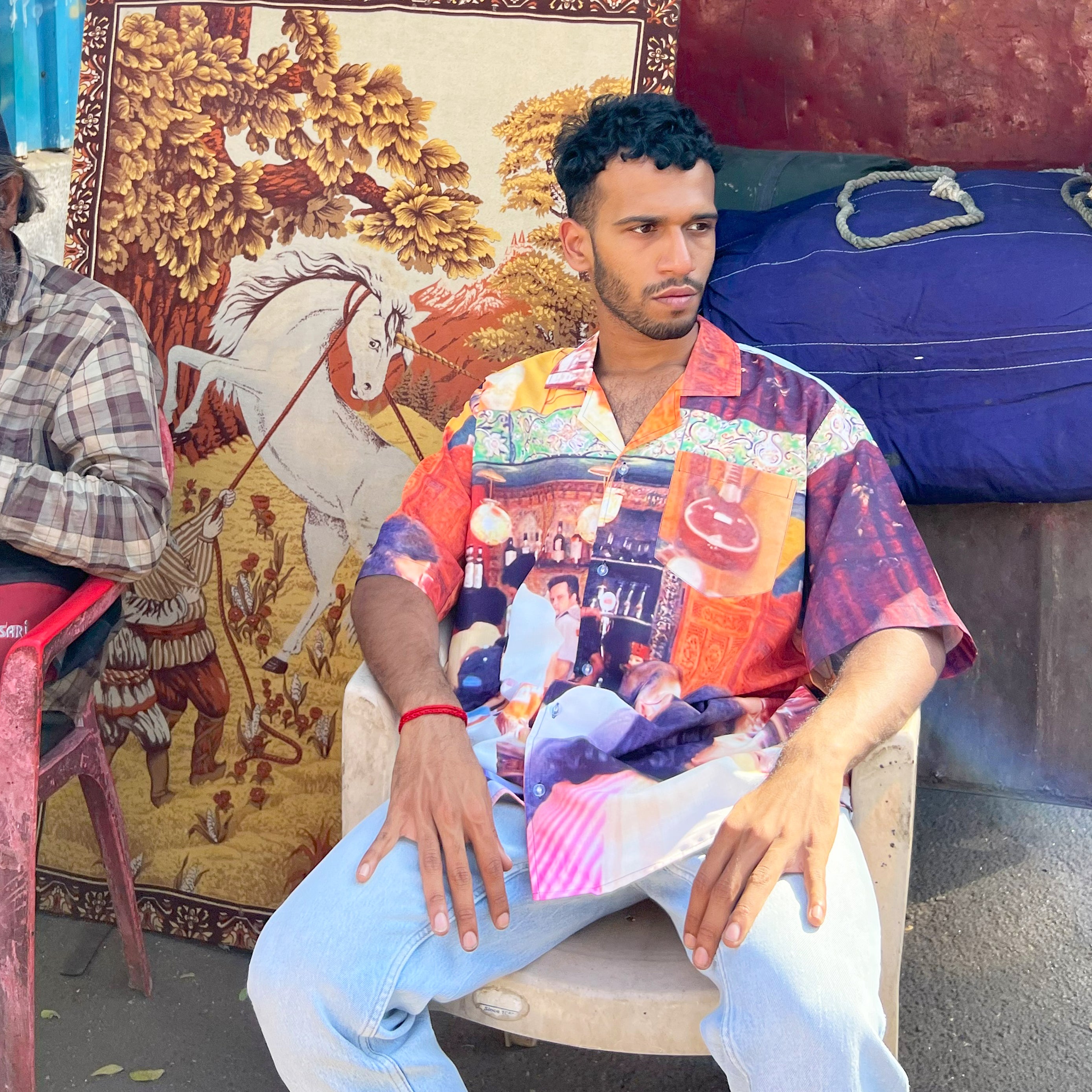 Iskandar, Alimos shirt