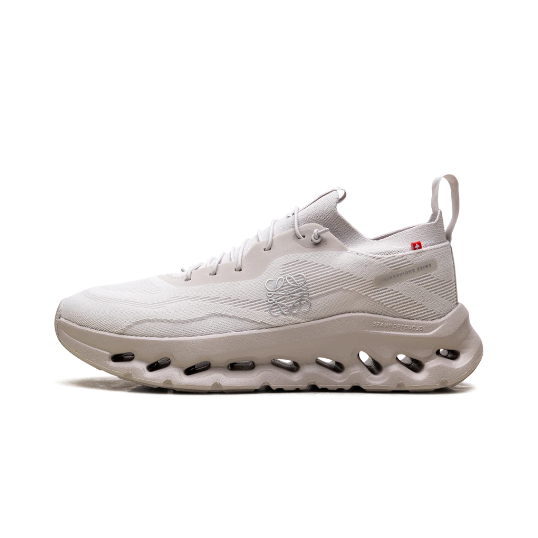 On Running Cloudtilt Loewe Sand